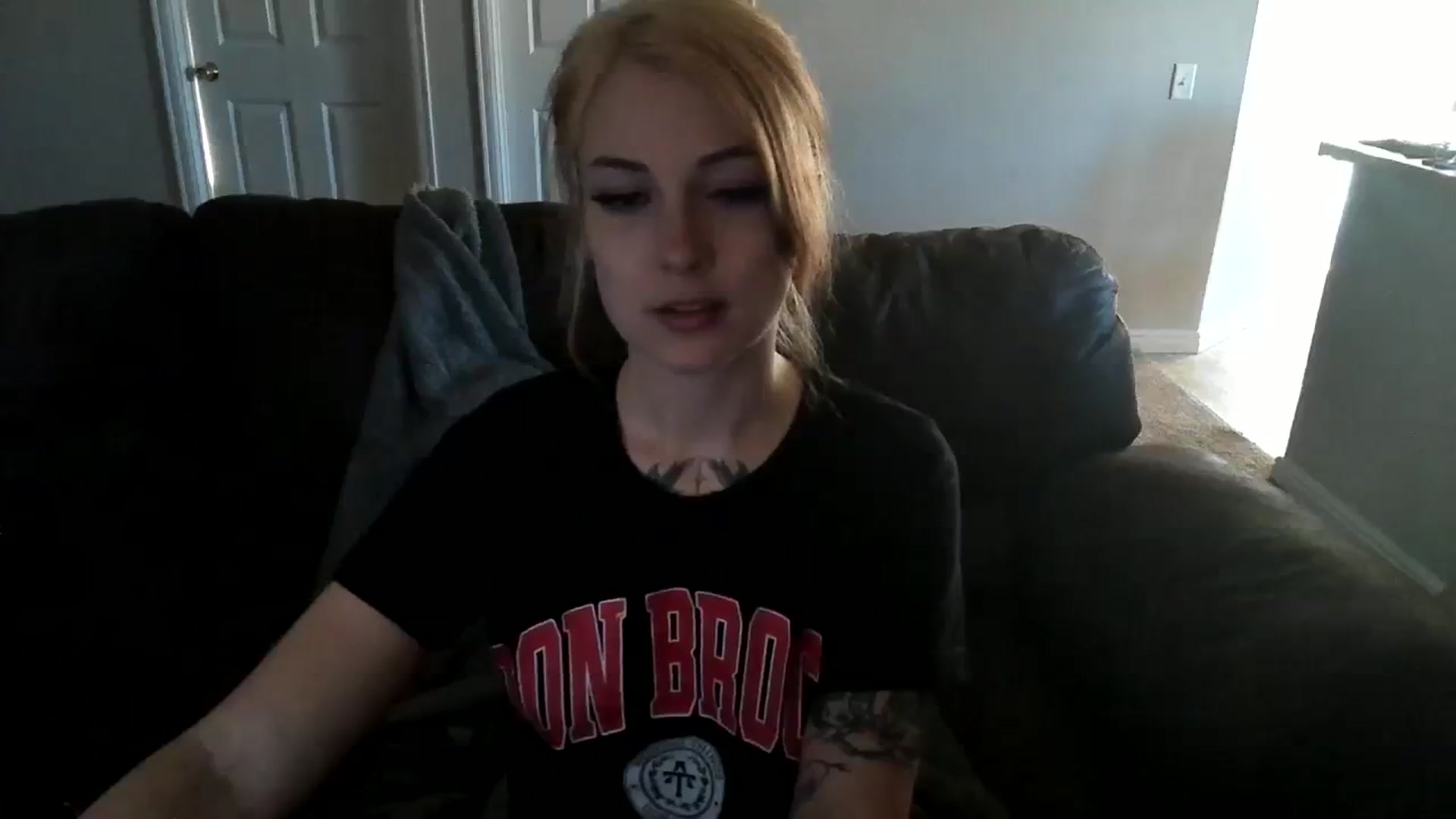 Gallery image thumbnail from cuteholly's myfreecams stream on, 08/13/2023, 02:26 image 5 of 20