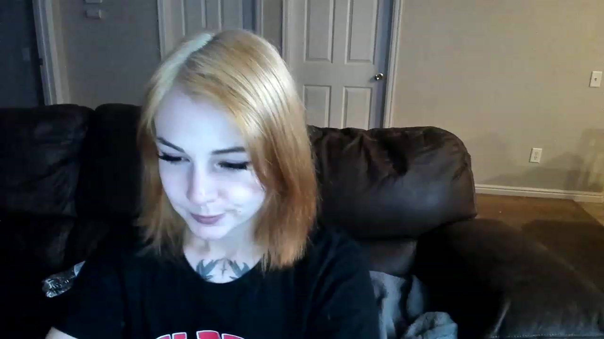 Gallery image thumbnail from cuteholly's myfreecams stream on, 08/13/2023, 06:13 image 10 of 20