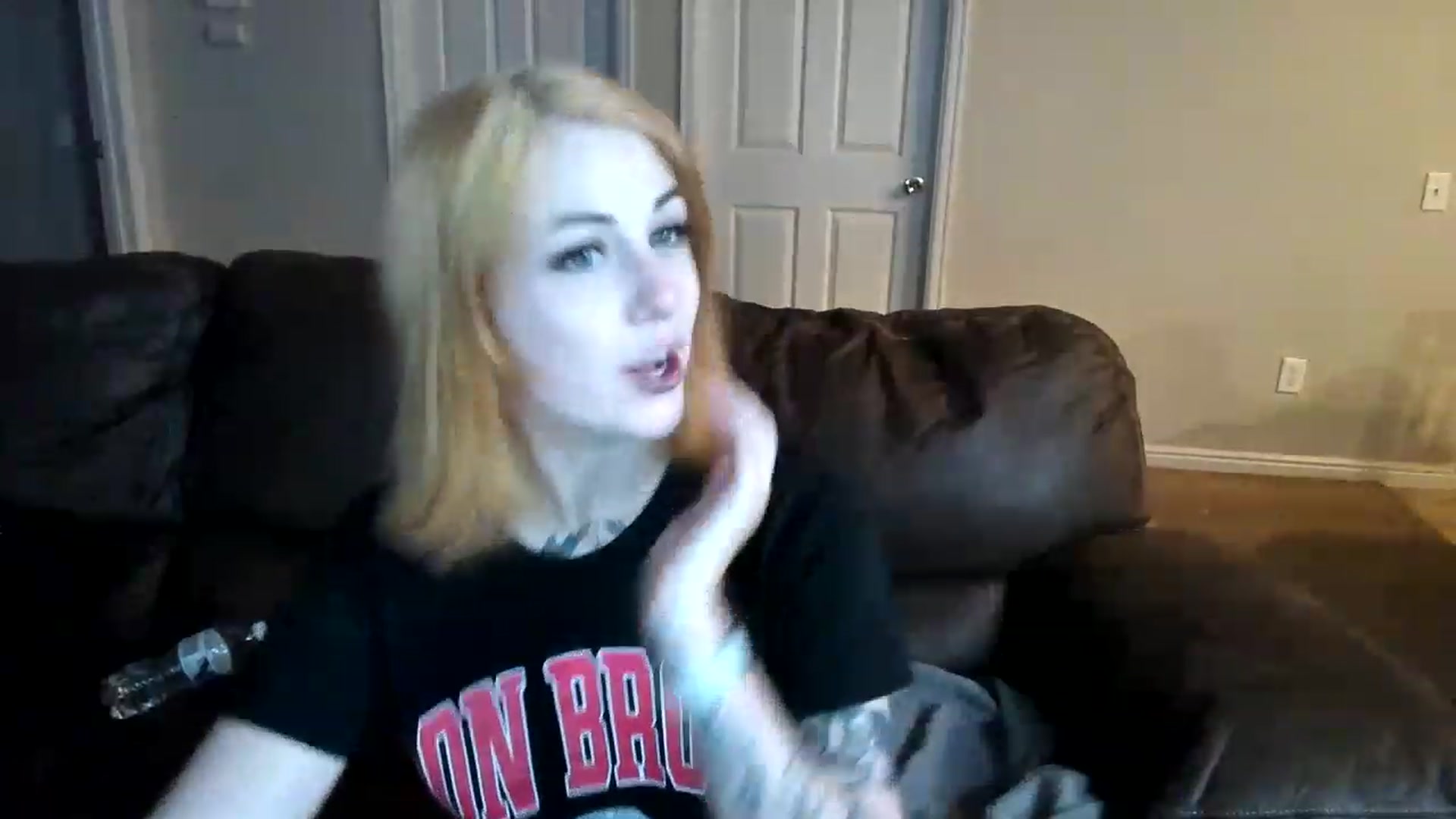 Gallery image thumbnail from cuteholly's myfreecams stream on, 08/13/2023, 06:13 image 12 of 20