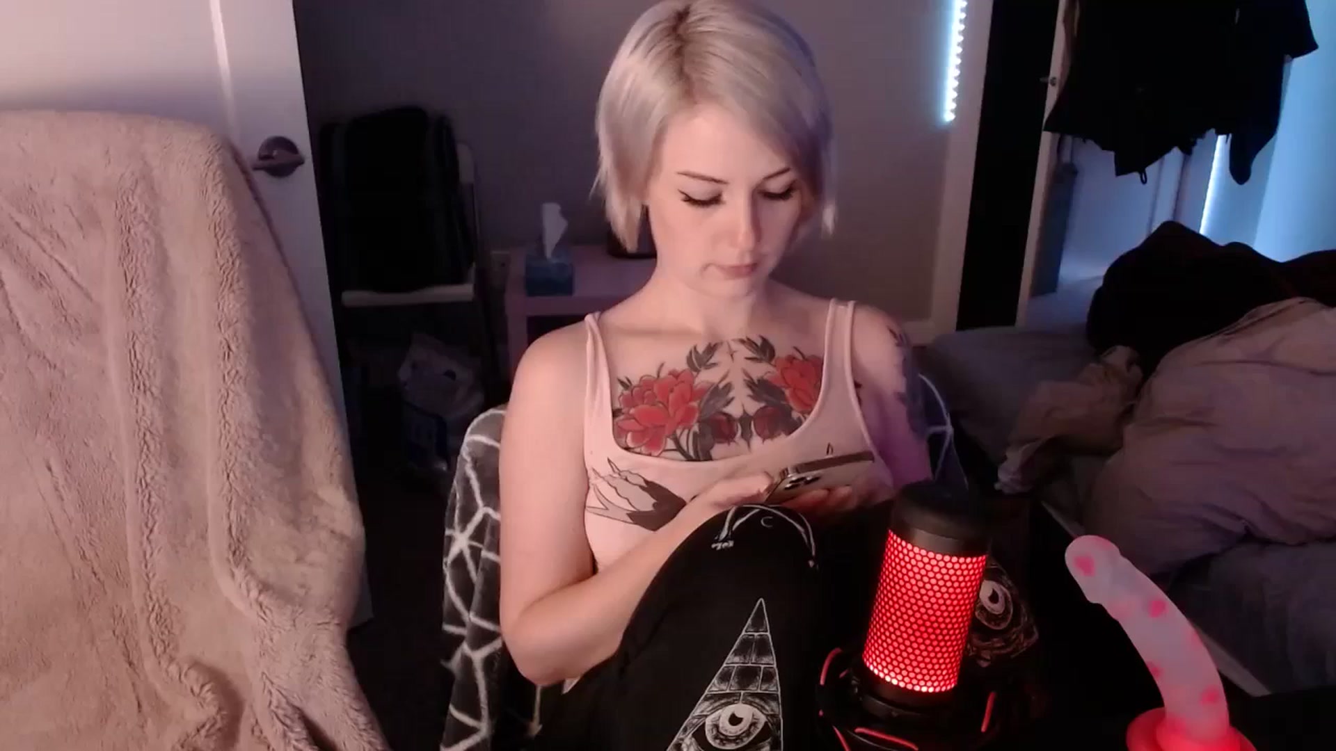 Gallery image thumbnail from cuteholly's myfreecams stream on, 09/29/2023, 08:44 image 1 of 20