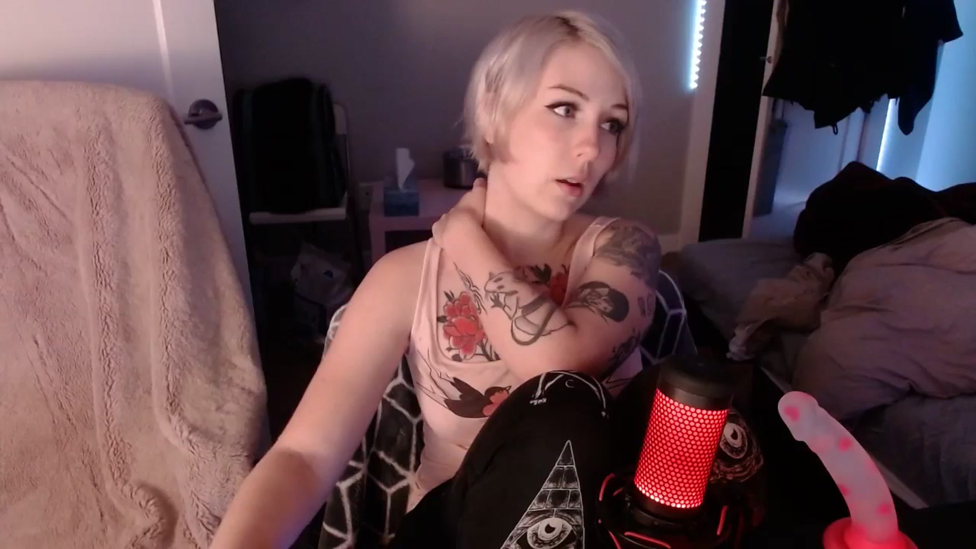 Gallery image thumbnail from cuteholly's myfreecams stream on, 09/29/2023, 08:44 image 2 of 20