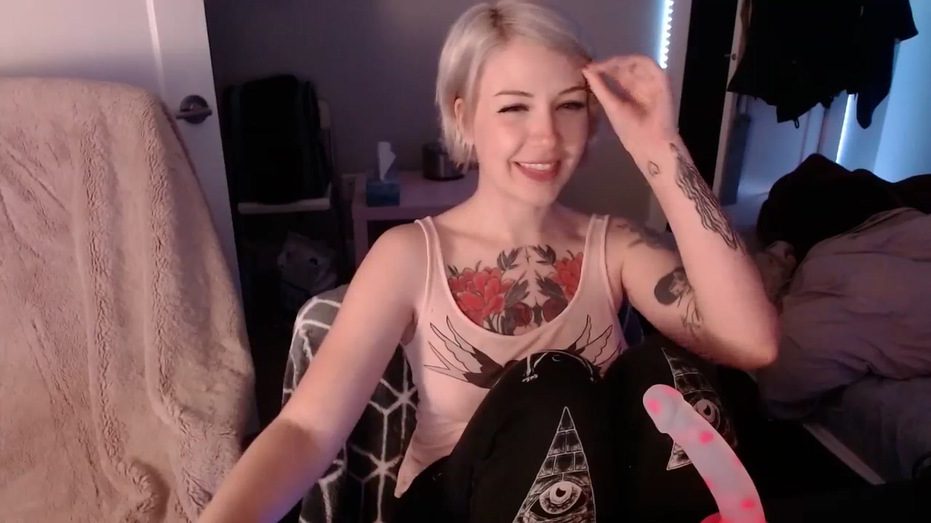 Gallery image thumbnail from cuteholly's myfreecams stream on, 09/29/2023, 08:44 image 10 of 20