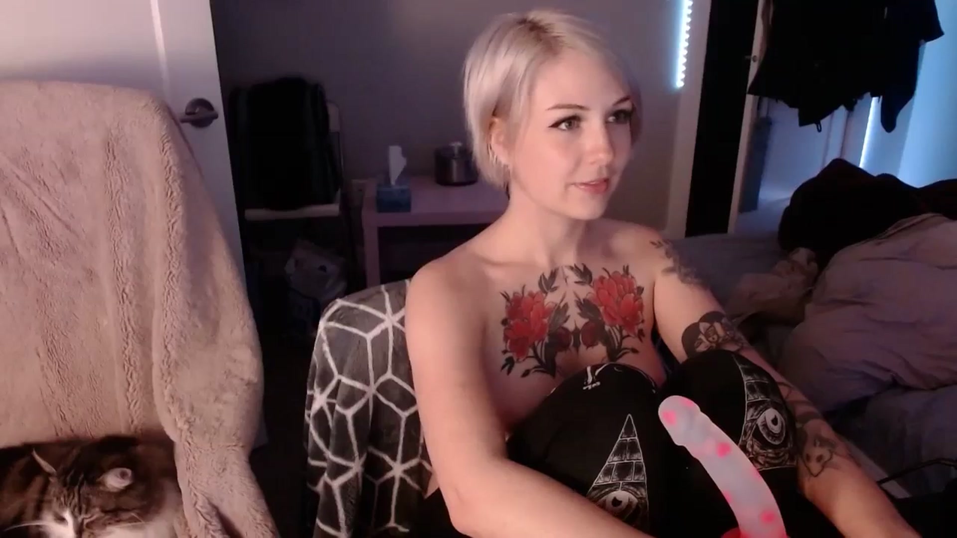 Gallery image thumbnail from cuteholly's myfreecams stream on, 09/29/2023, 08:44 image 20 of 20