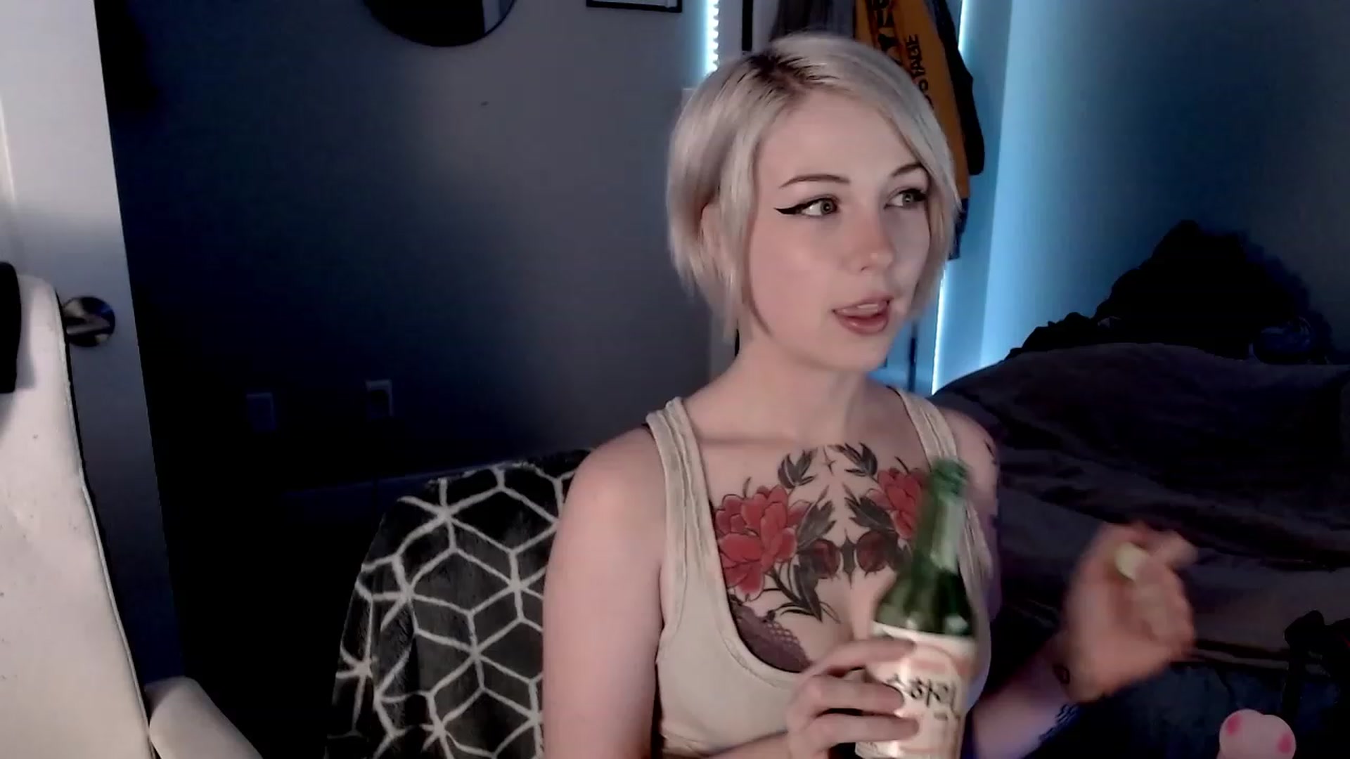 Gallery image thumbnail from cuteholly's myfreecams stream on, 10/14/2023, 09:25 image 4 of 20