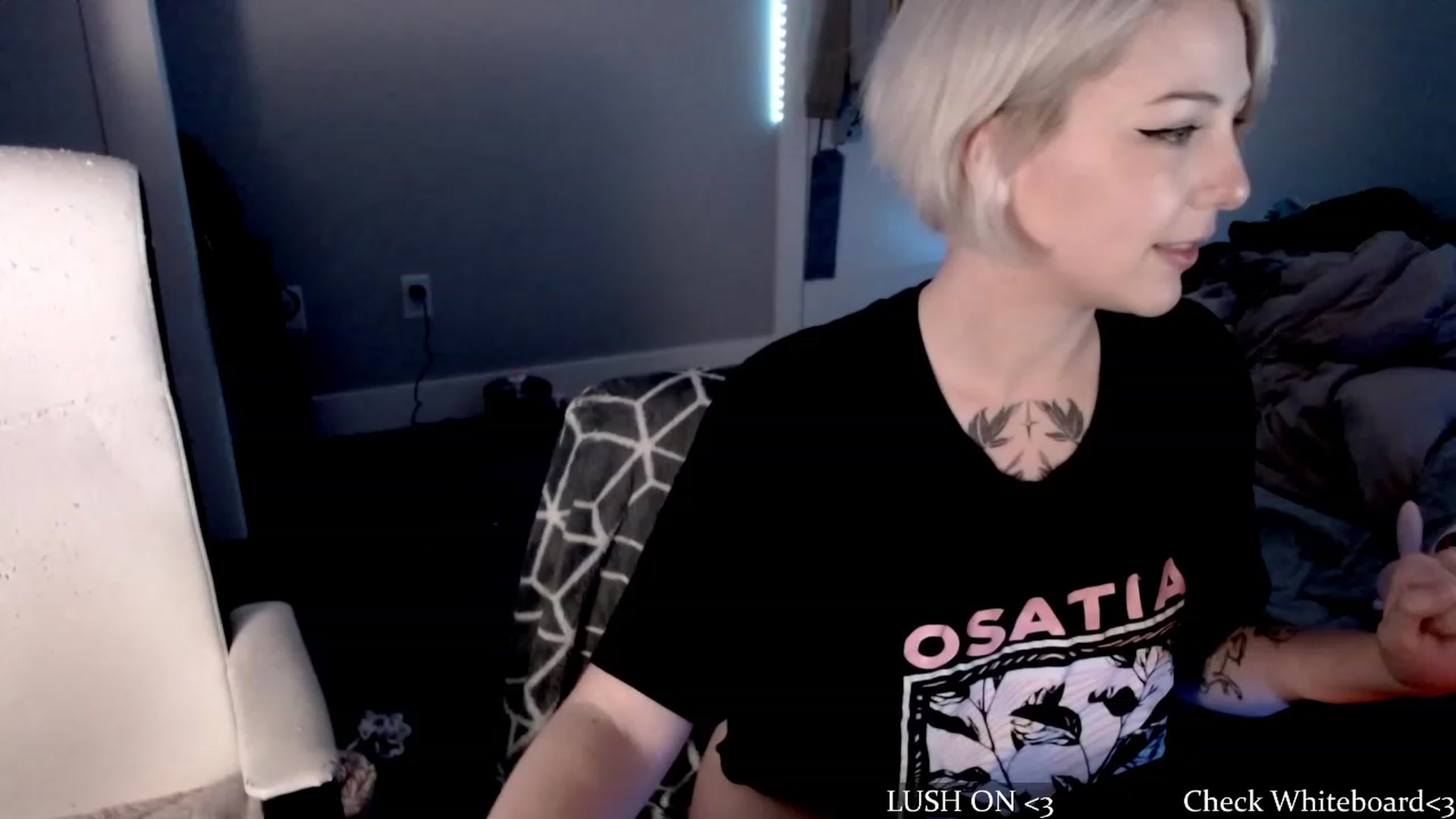 Gallery image thumbnail from cuteholly's myfreecams stream on, 10/17/2023, 05:35 image 8 of 20