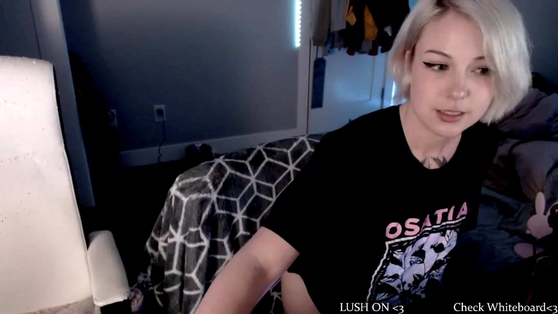 Gallery image thumbnail from cuteholly's myfreecams stream on, 10/17/2023, 05:35 image 13 of 20