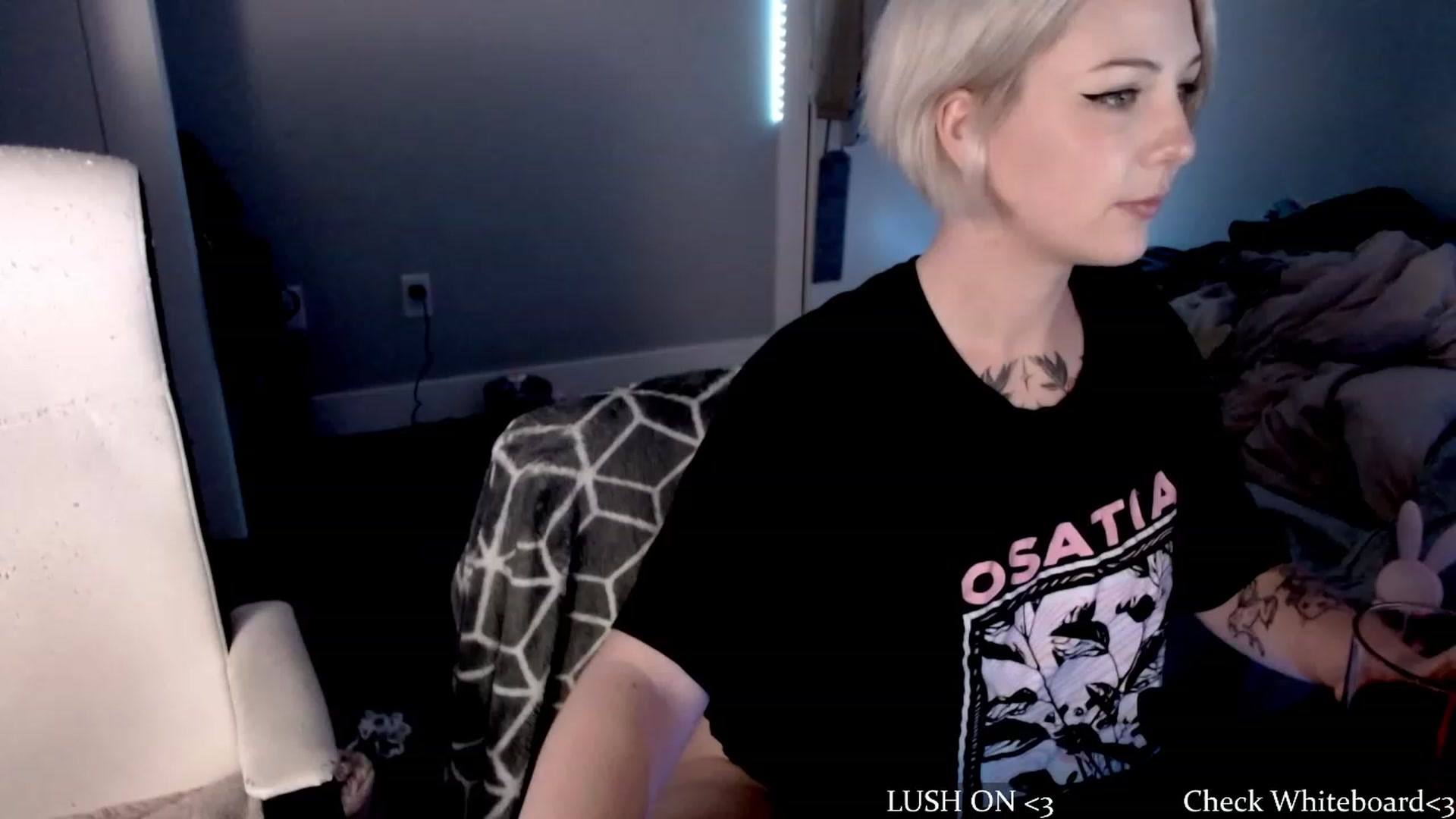 Gallery image thumbnail from cuteholly's myfreecams stream on, 10/17/2023, 05:35 image 16 of 20