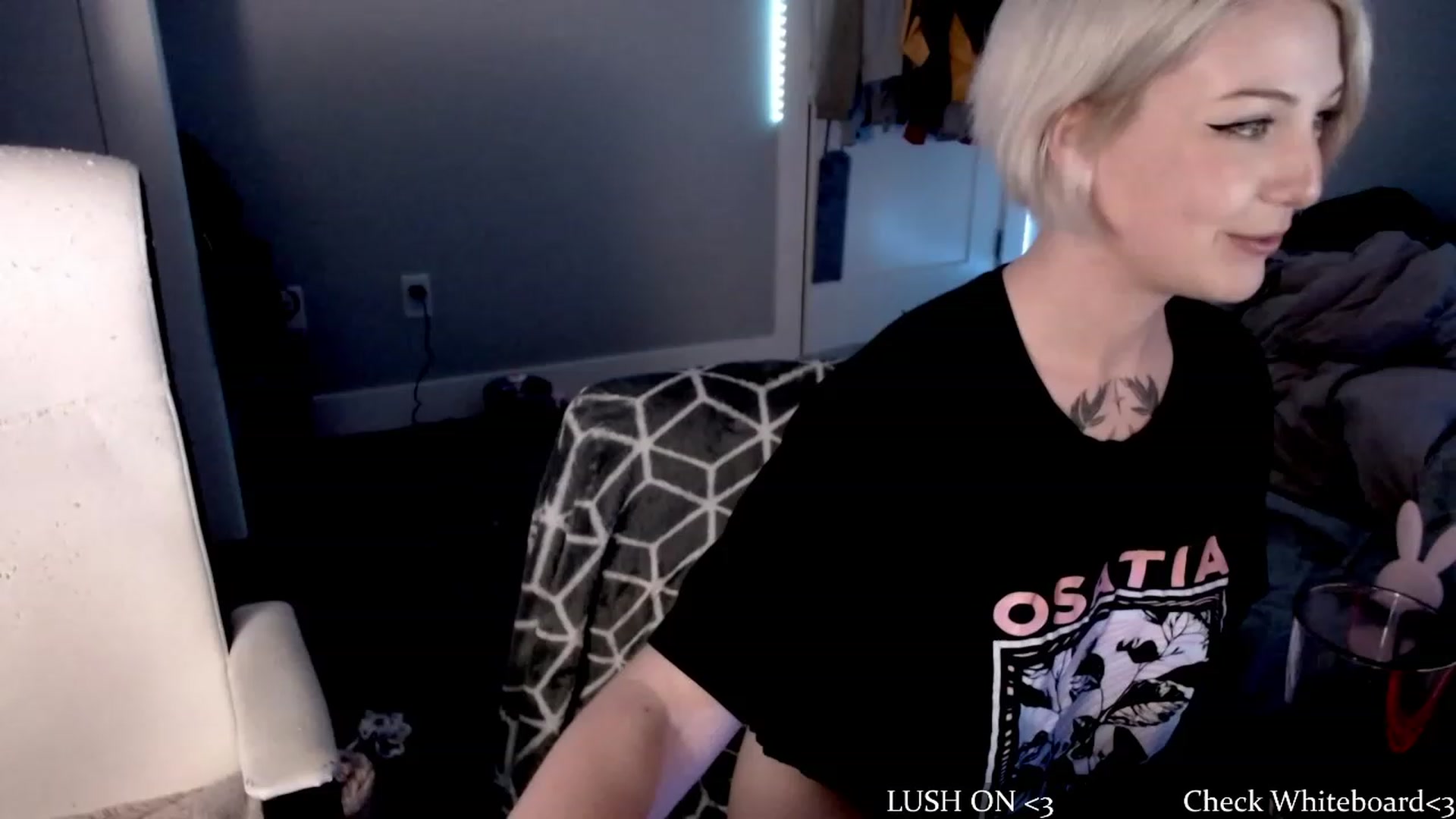 Gallery image thumbnail from cuteholly's myfreecams stream on, 10/17/2023, 05:35 image 18 of 20