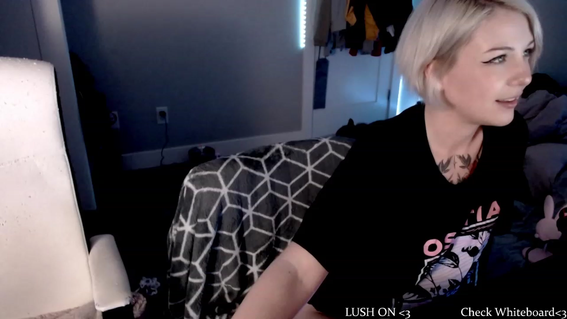 Gallery image thumbnail from cuteholly's myfreecams stream on, 10/17/2023, 05:35 image 7 of 20