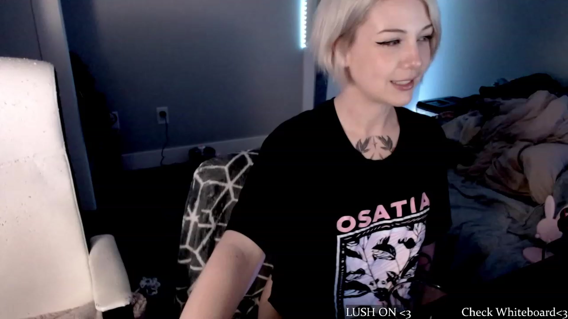 Gallery image thumbnail from cuteholly's myfreecams stream on, 10/17/2023, 05:35 image 10 of 20