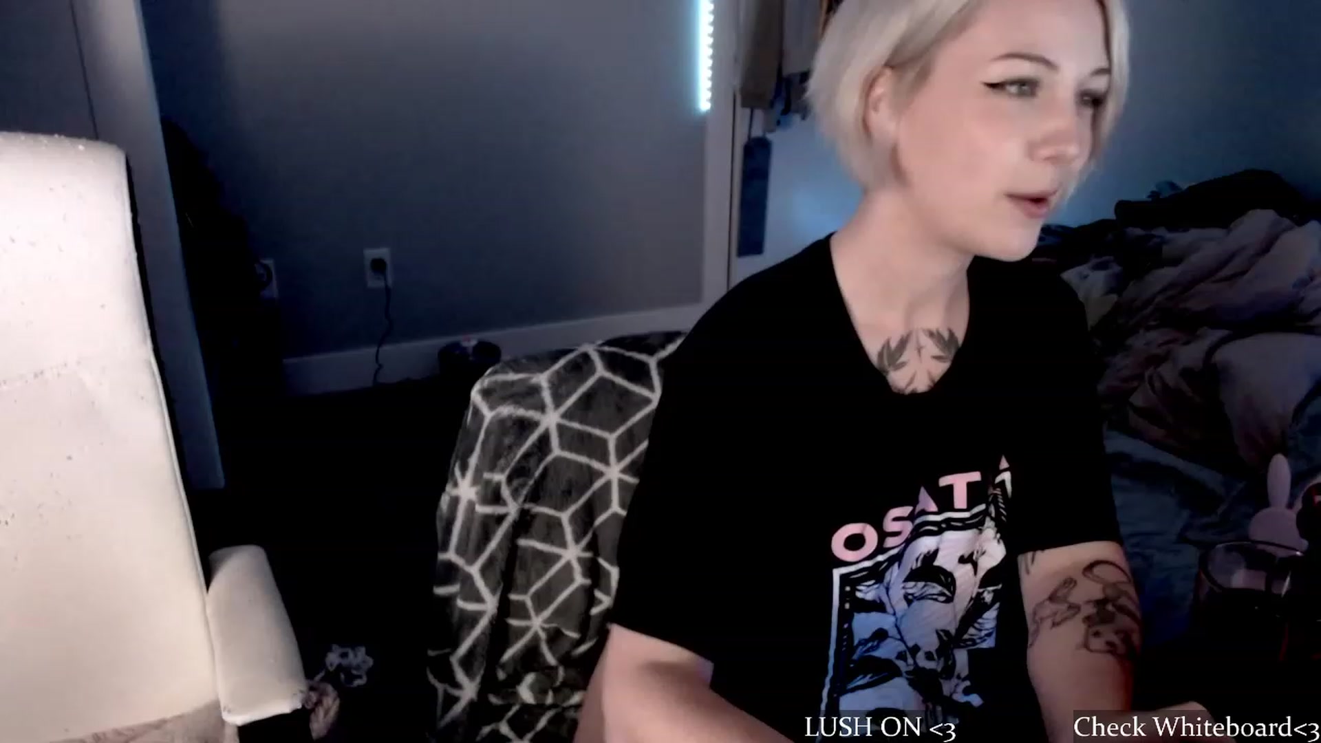 Gallery image thumbnail from cuteholly's myfreecams stream on, 10/17/2023, 05:35 image 14 of 20
