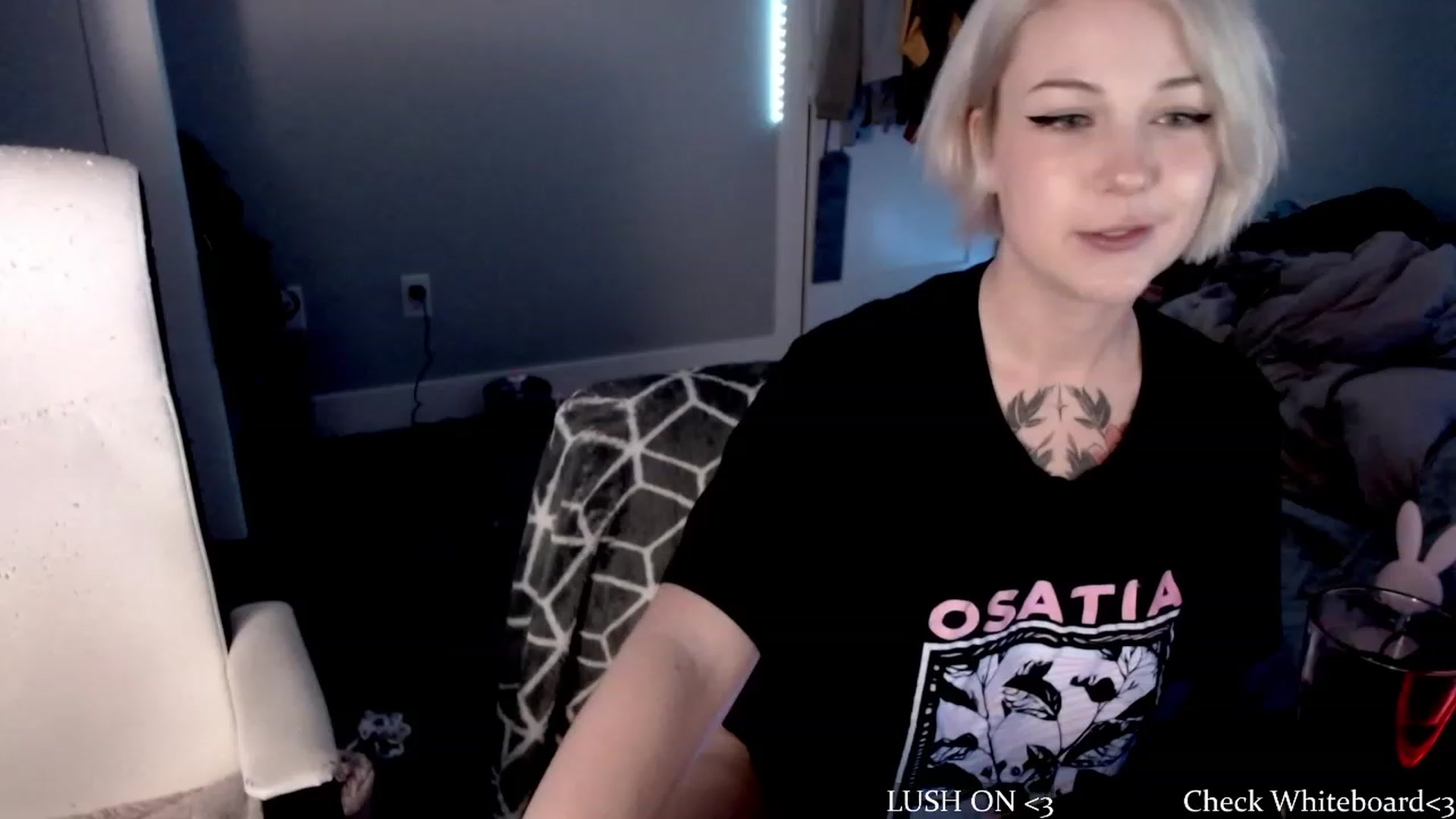 Gallery image thumbnail from cuteholly's myfreecams stream on, 10/17/2023, 05:35 image 15 of 20