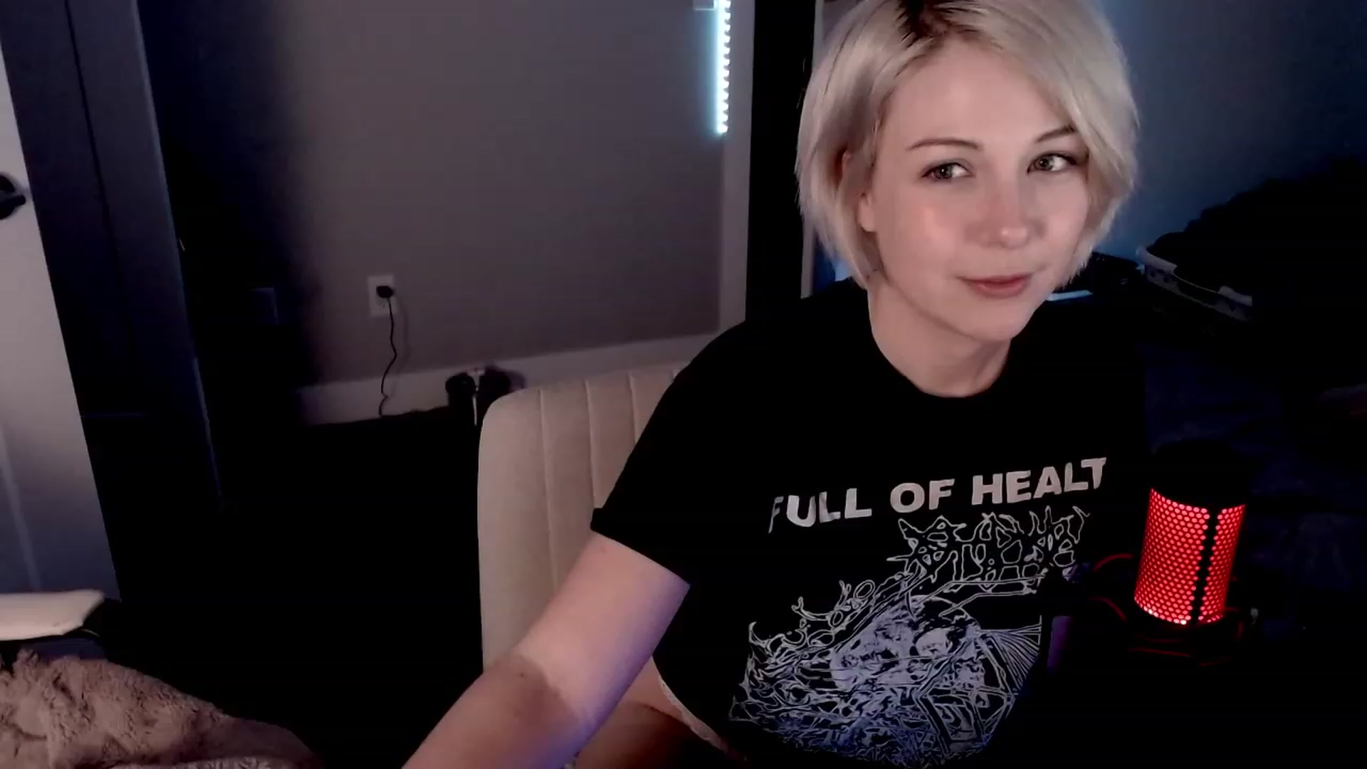 Gallery image thumbnail from cuteholly's myfreecams stream on, 10/19/2023, 11:22 image 14 of 20