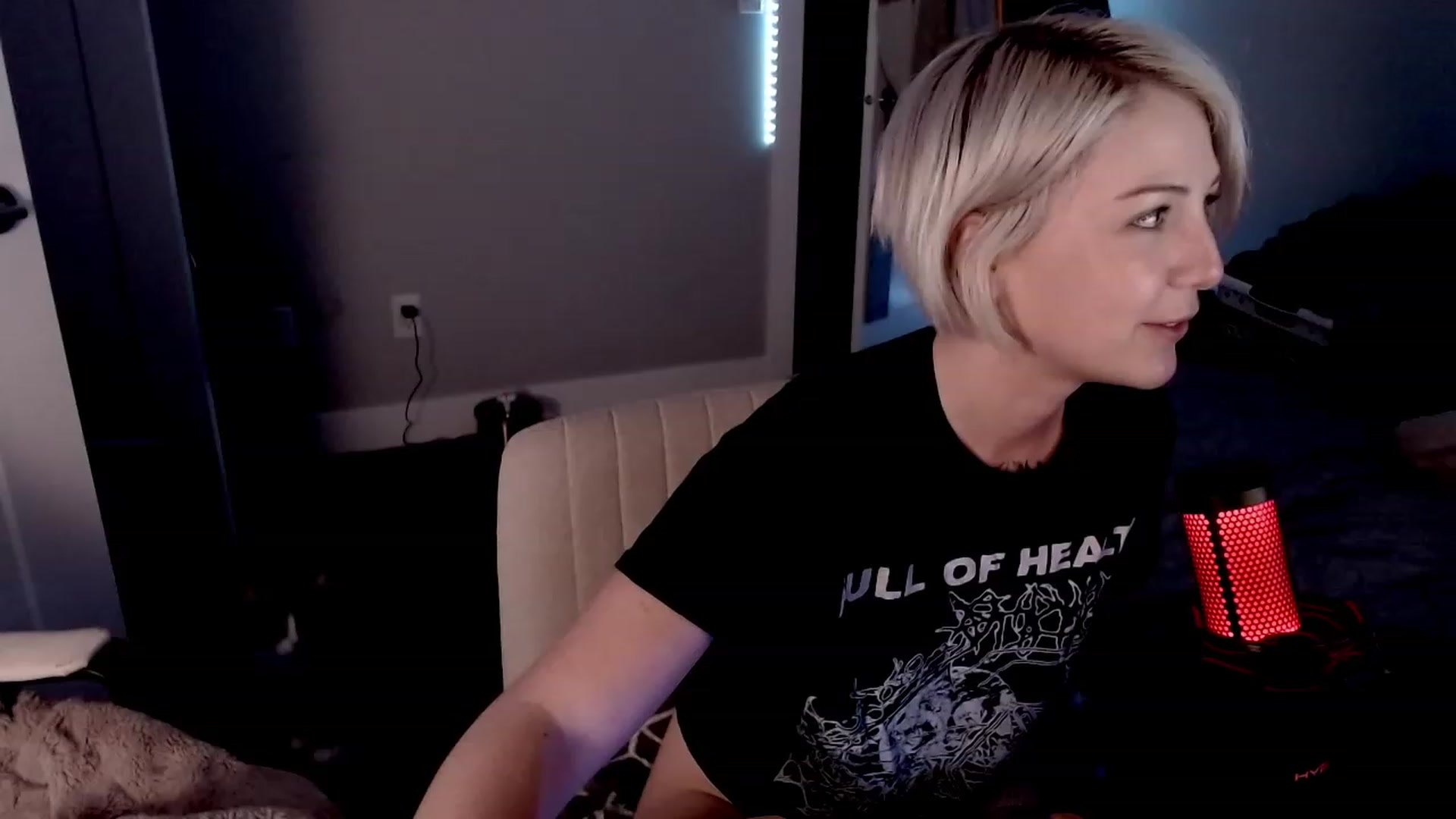 Gallery image thumbnail from cuteholly's myfreecams stream on, 10/19/2023, 11:22 image 1 of 20
