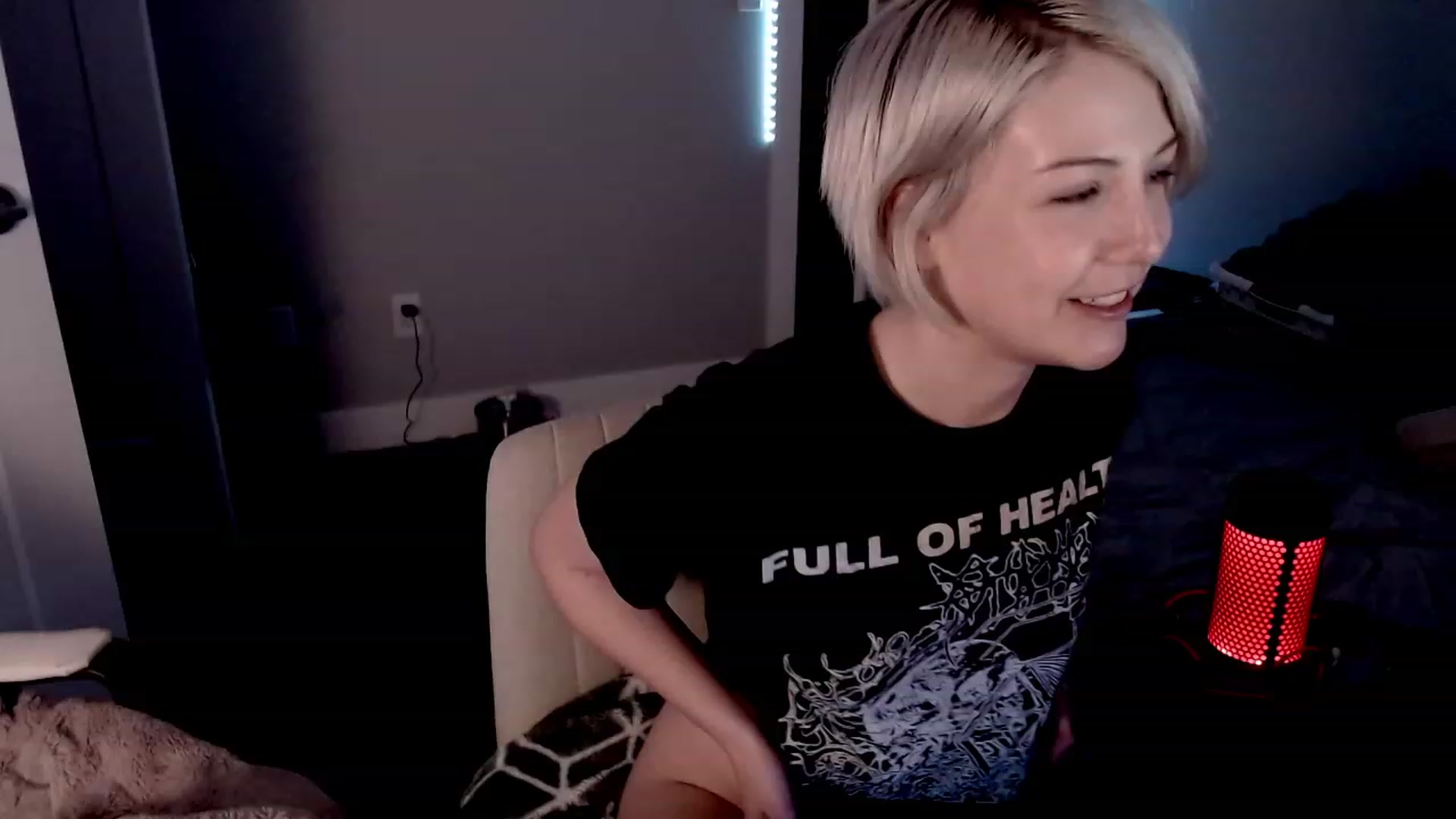 Gallery image thumbnail from cuteholly's myfreecams stream on, 10/19/2023, 11:22 image 11 of 20