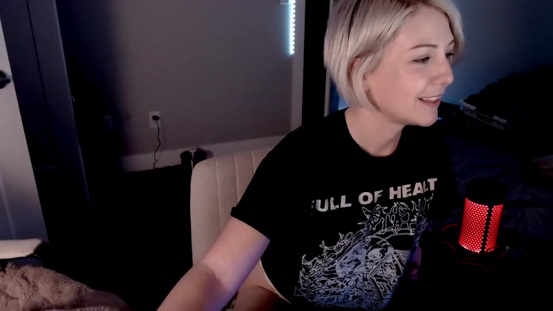 Gallery image thumbnail from cuteholly's myfreecams stream on, 10/19/2023, 11:22 image 13 of 20