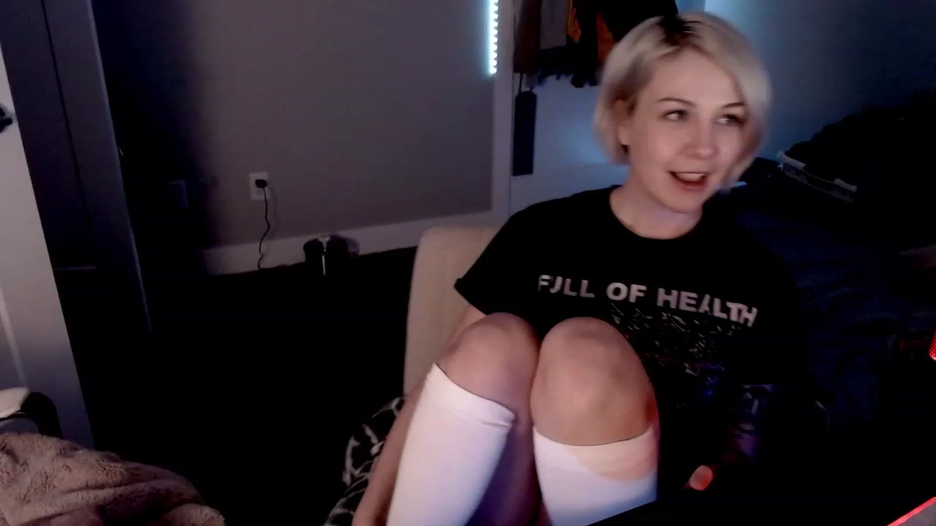 Gallery image thumbnail from cuteholly's myfreecams stream on, 10/19/2023, 12:09 image 10 of 20
