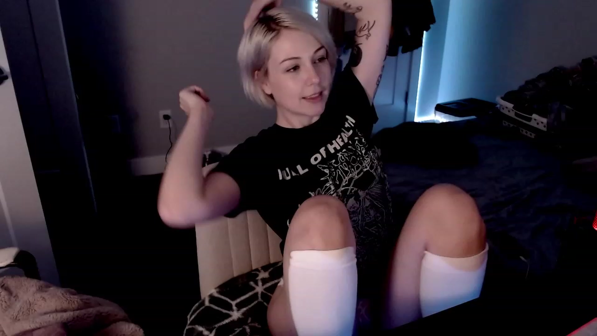 Gallery image thumbnail from cuteholly's myfreecams stream on, 10/19/2023, 12:09 image 12 of 20