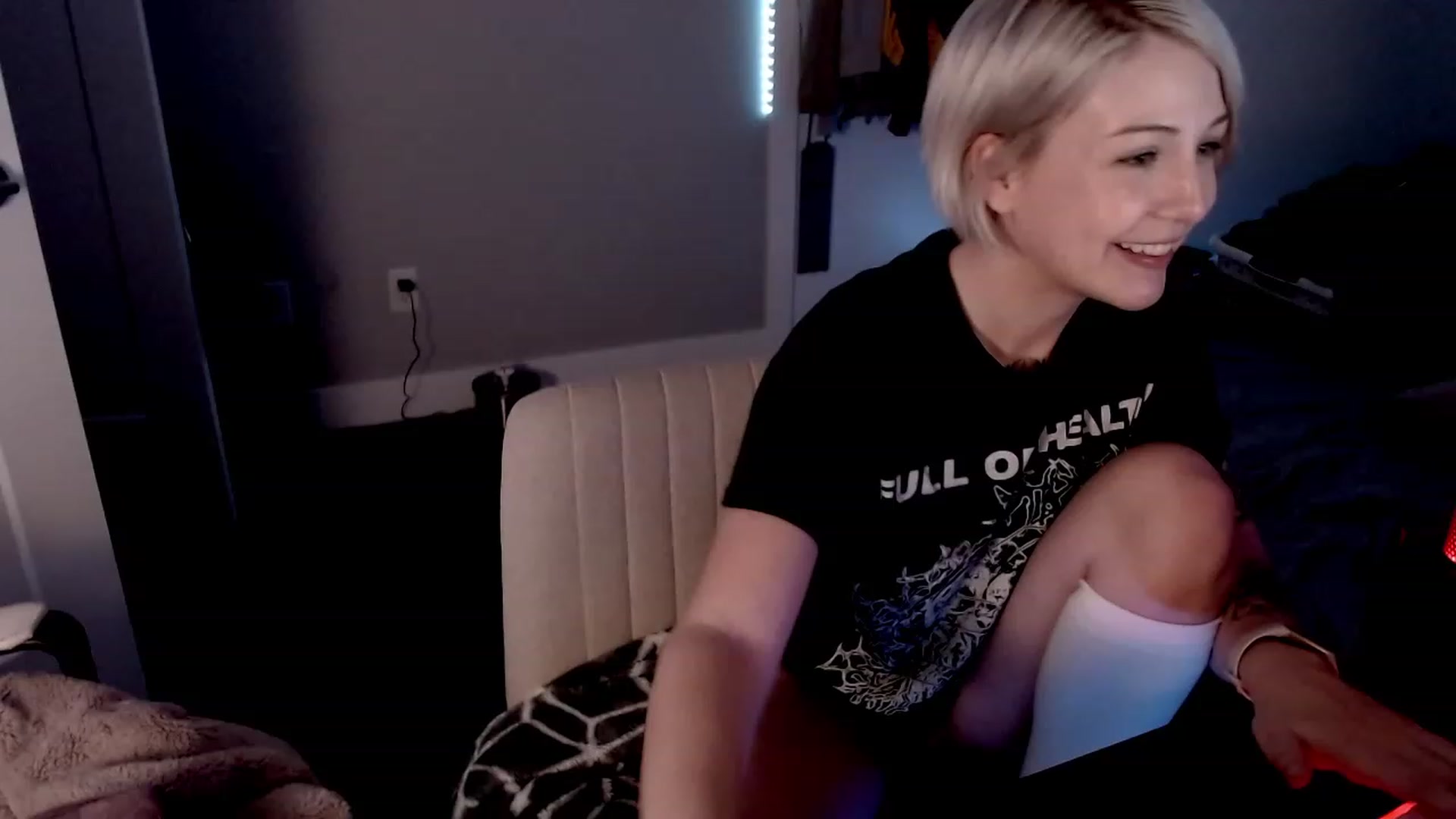 Gallery image thumbnail from cuteholly's myfreecams stream on, 10/19/2023, 12:09 image 13 of 20