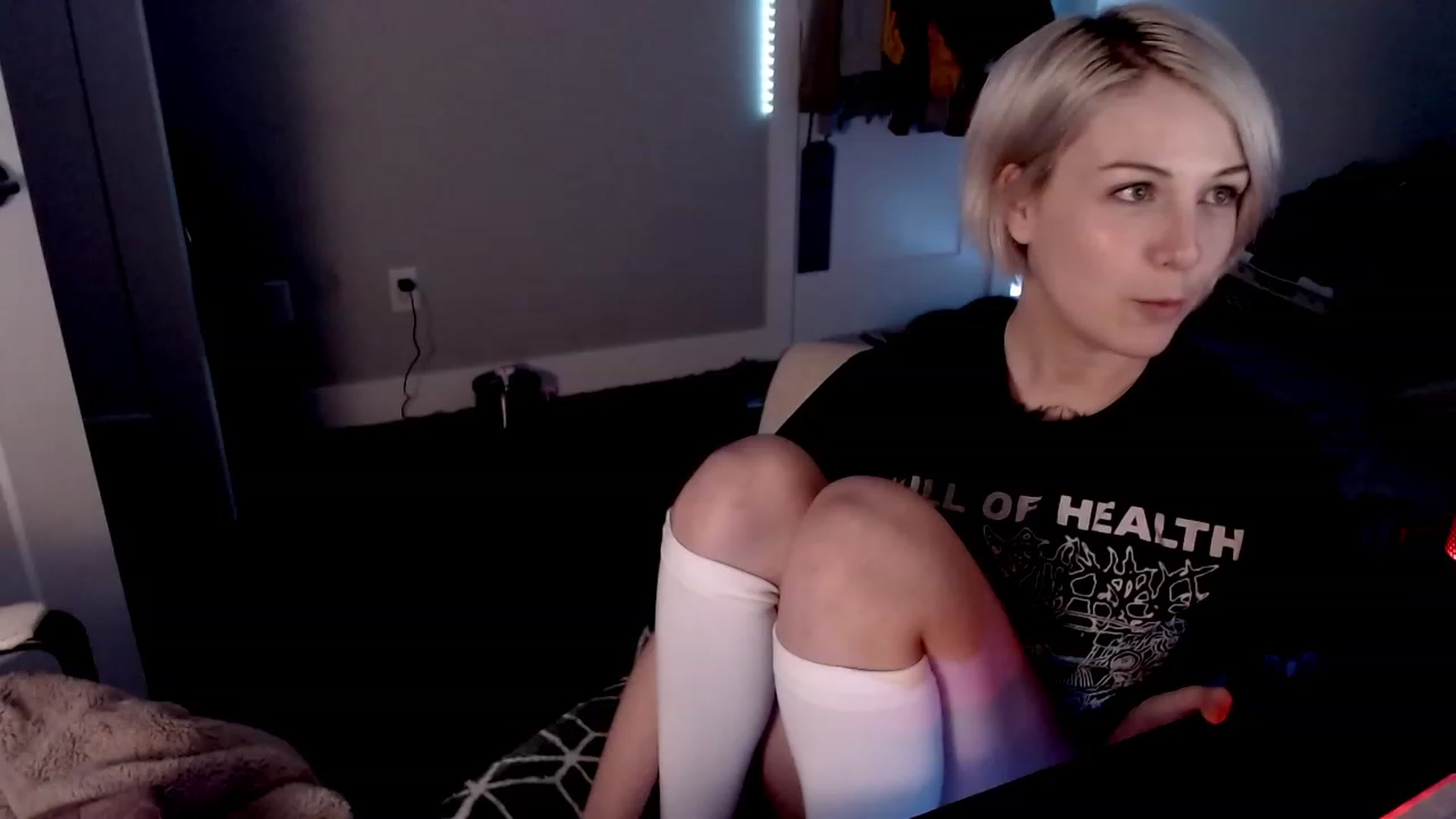 Gallery image thumbnail from cuteholly's myfreecams stream on, 10/19/2023, 12:09 image 14 of 20
