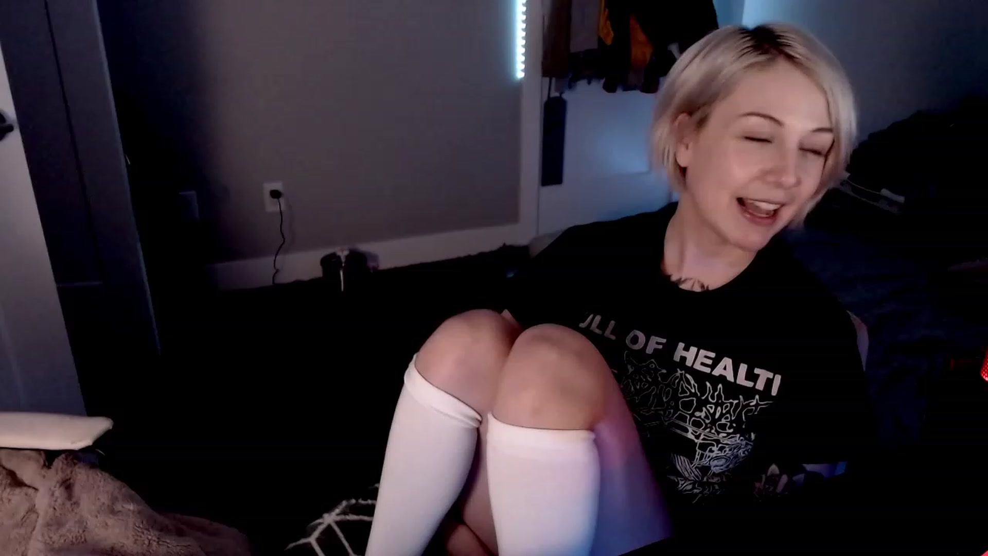 Gallery image thumbnail from cuteholly's myfreecams stream on, 10/19/2023, 12:09 image 3 of 20