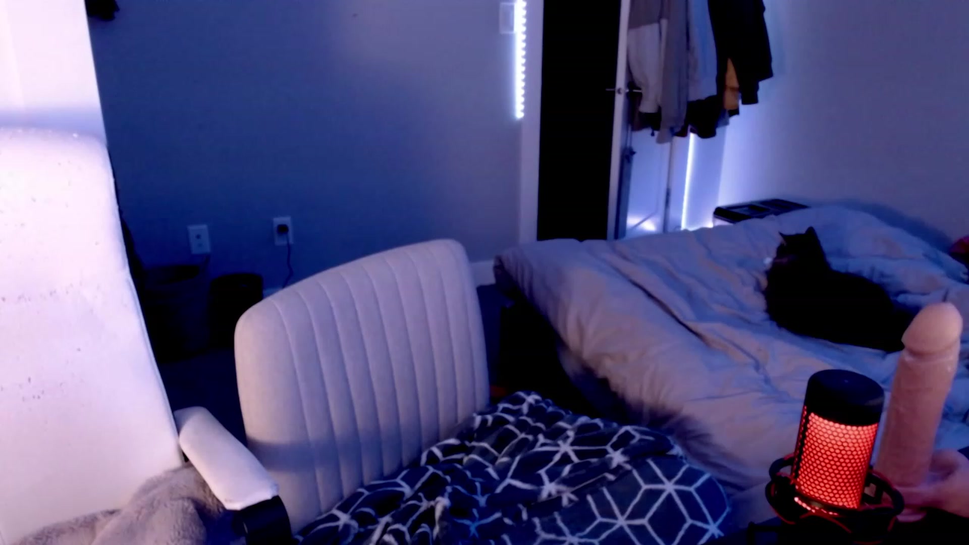 Gallery image thumbnail from cuteholly's myfreecams stream on, 10/20/2023, 10:01 image 17 of 20