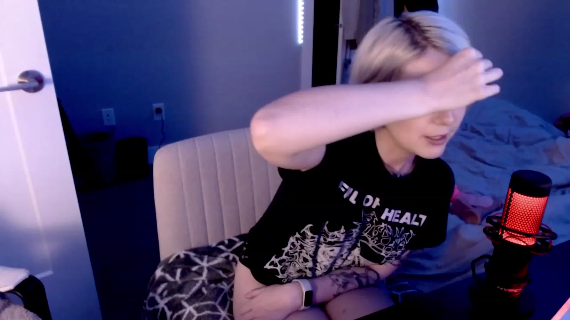 Gallery image thumbnail from cuteholly's myfreecams stream on, 10/20/2023, 10:01 image 1 of 20