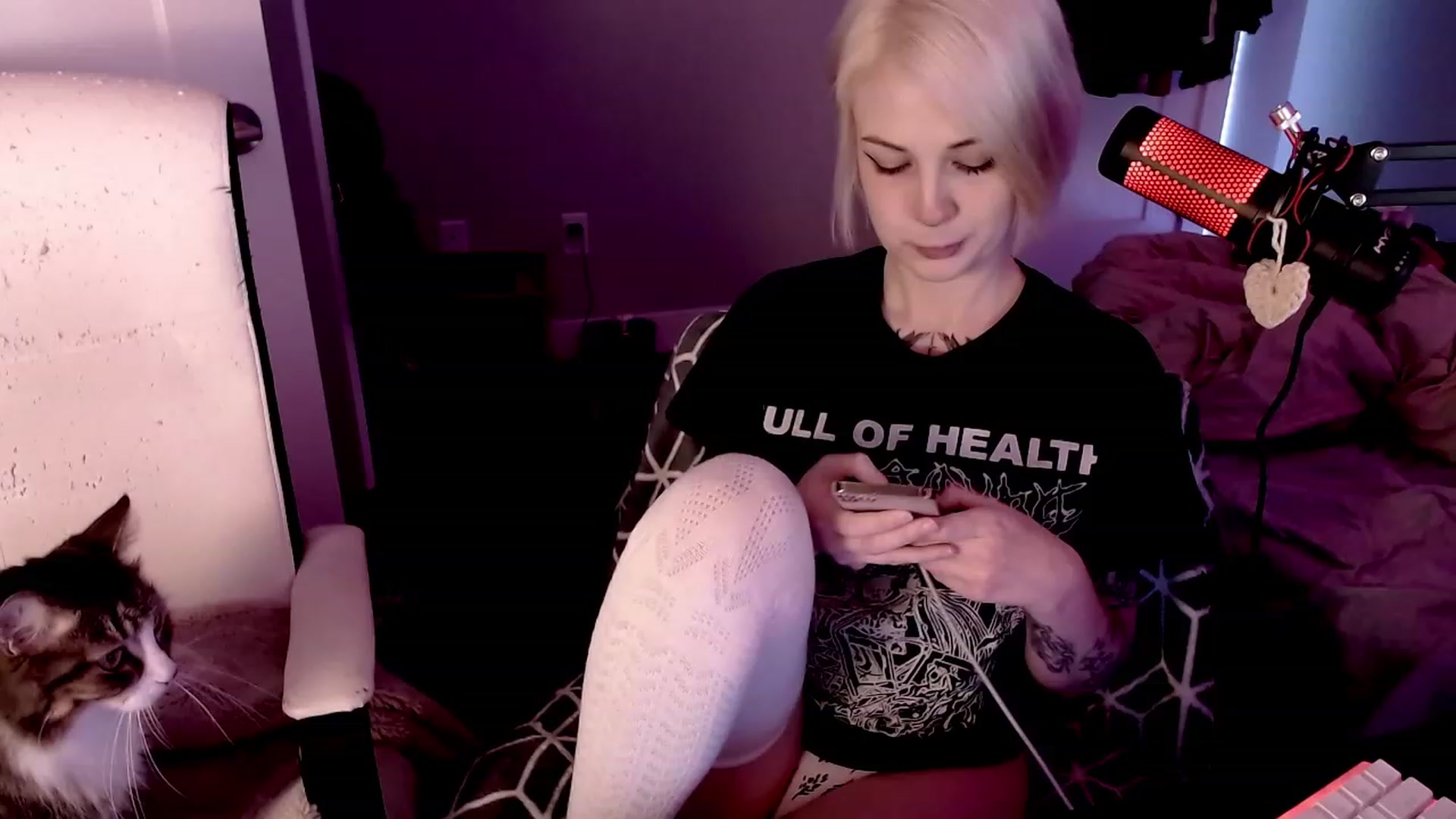 Gallery image thumbnail from cuteholly's myfreecams stream on, 10/31/2023, 21:28 image 4 of 20