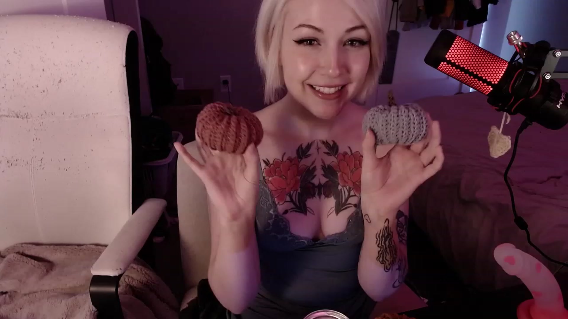 Gallery image thumbnail from cuteholly's myfreecams stream on, 11/02/2023, 07:06 image 1 of 20