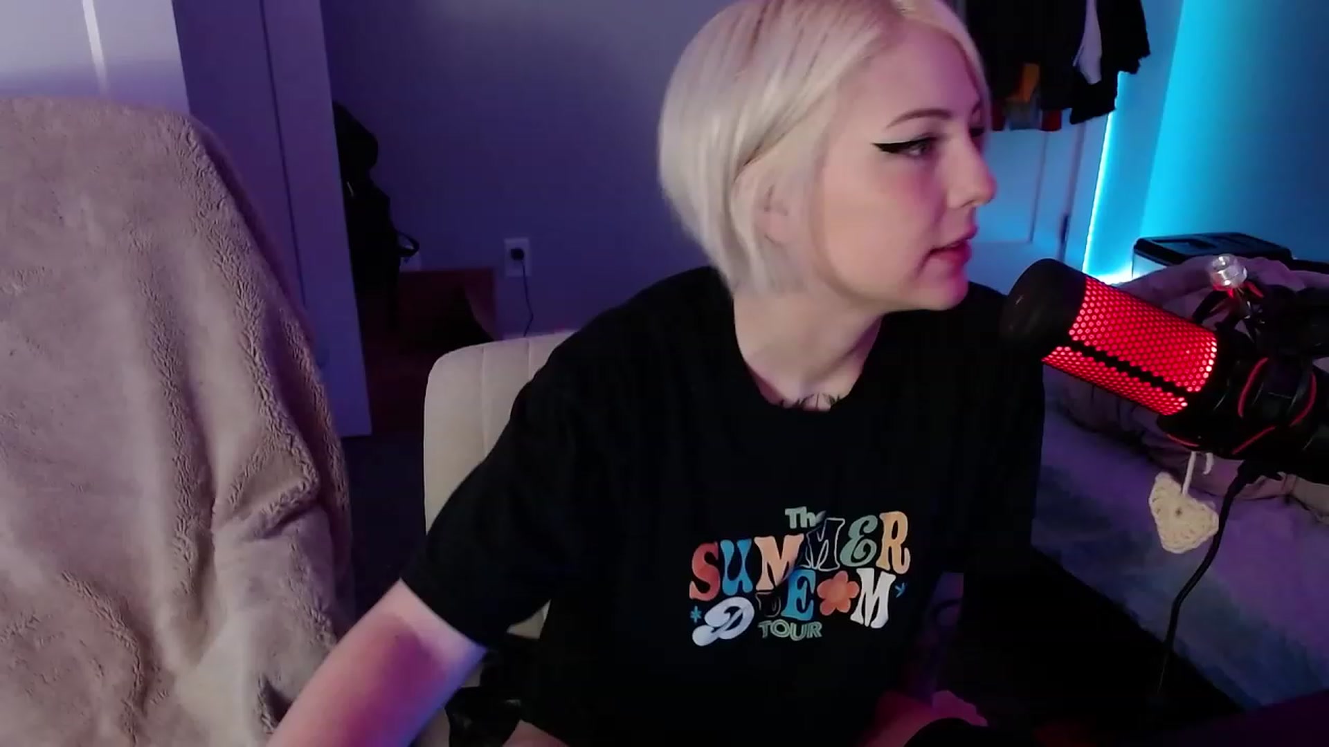 Gallery image thumbnail from cuteholly's myfreecams stream on, 11/03/2023, 04:42 image 13 of 20
