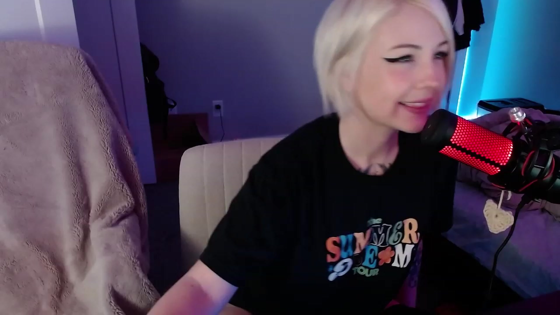 Gallery image thumbnail from cuteholly's myfreecams stream on, 11/03/2023, 04:42 image 20 of 20