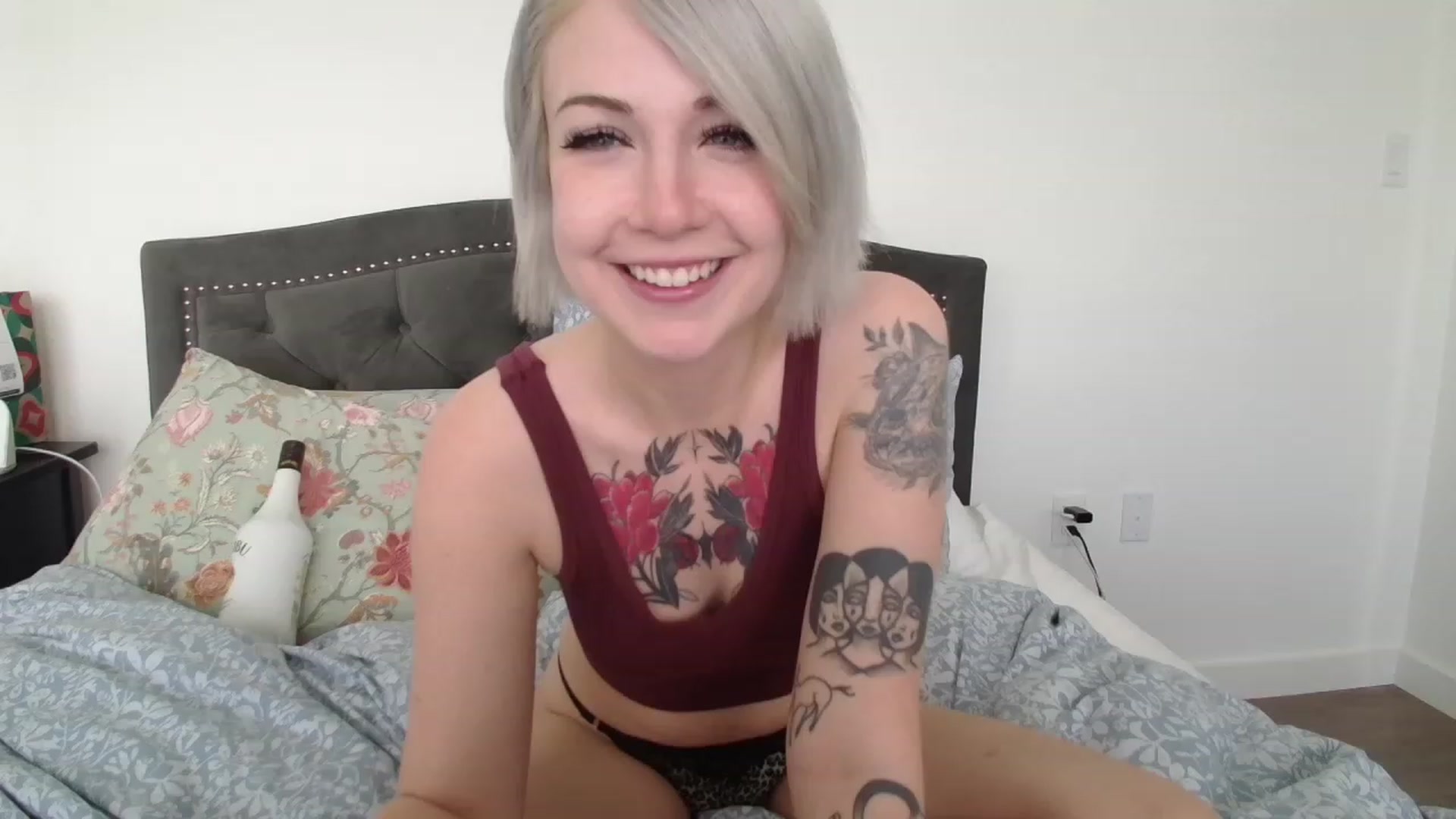 Gallery image thumbnail from cuteholly's myfreecams stream on, 11/08/2023, 20:51 image 12 of 20