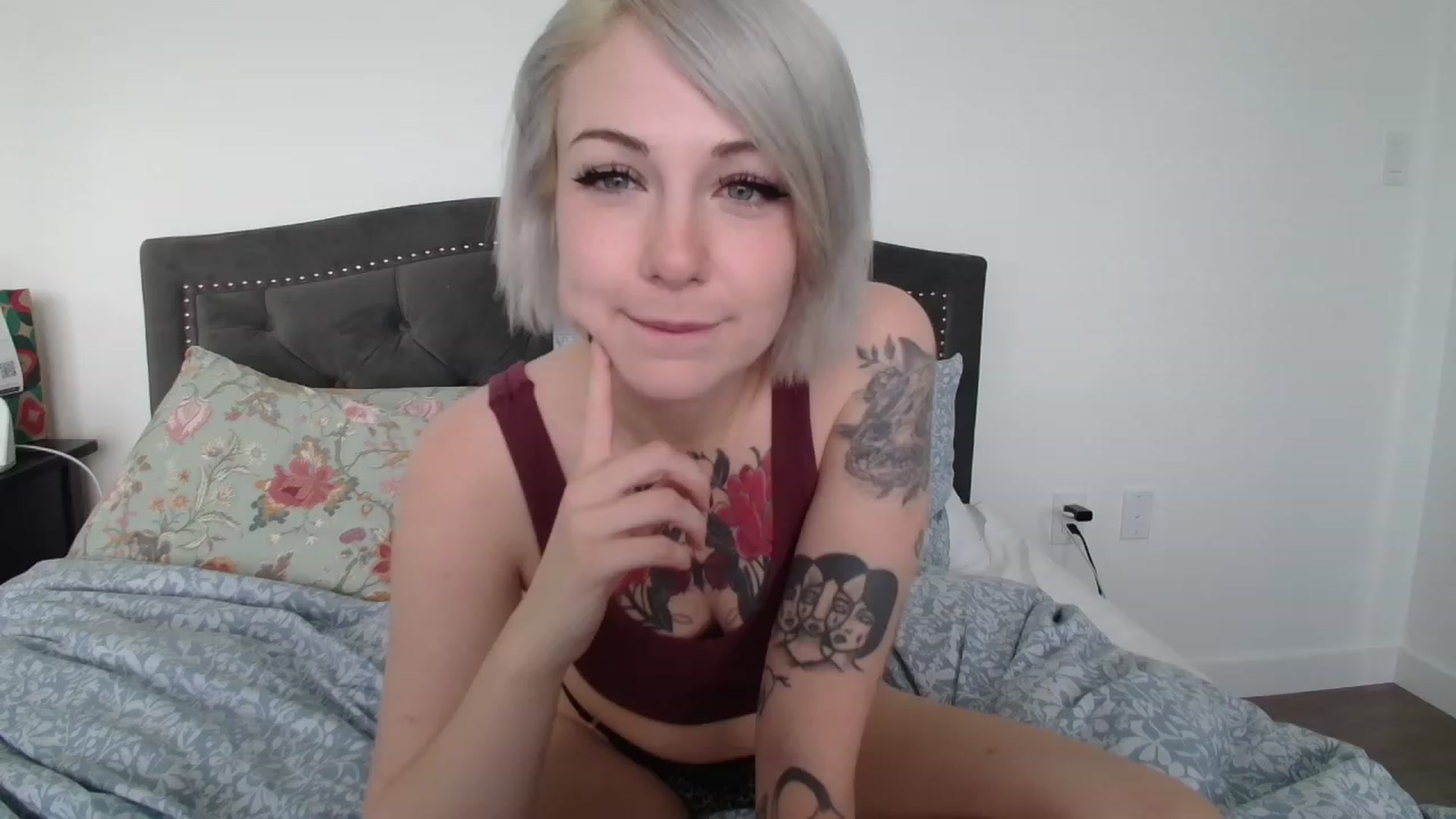 Gallery image thumbnail from cuteholly's myfreecams stream on, 11/08/2023, 20:51 image 11 of 20