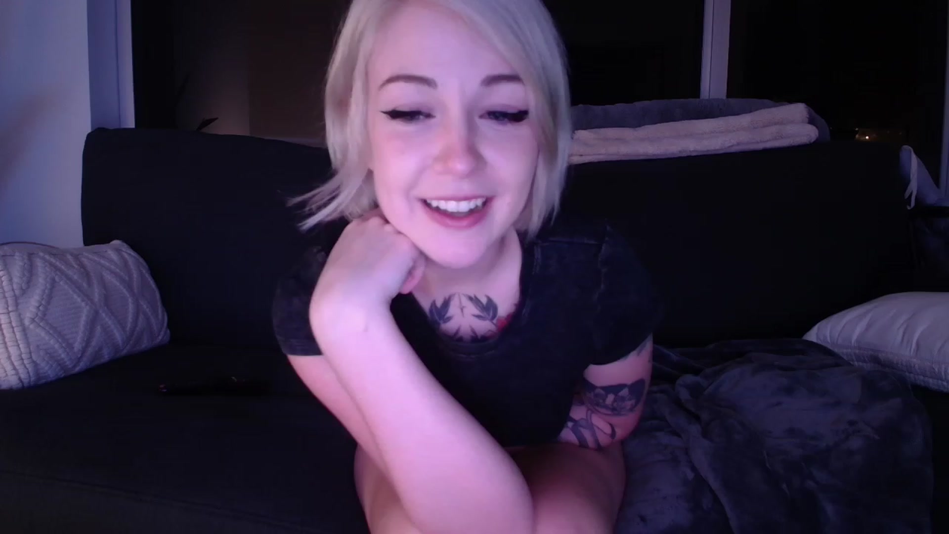 Gallery image thumbnail from cuteholly's myfreecams stream on, 11/14/2023, 05:33 image 19 of 20