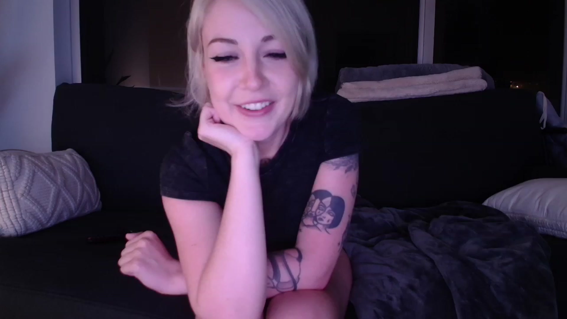 Gallery image thumbnail from cuteholly's myfreecams stream on, 11/14/2023, 05:33 image 15 of 20