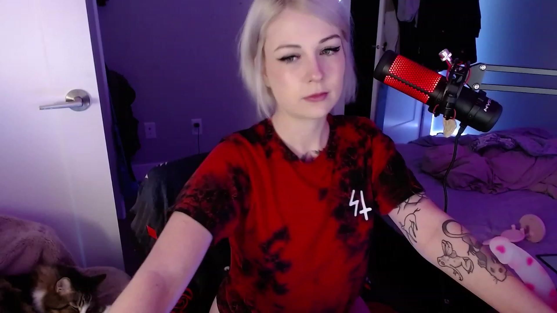 Gallery image thumbnail from cuteholly's myfreecams stream on, 11/16/2023, 06:15 image 2 of 20