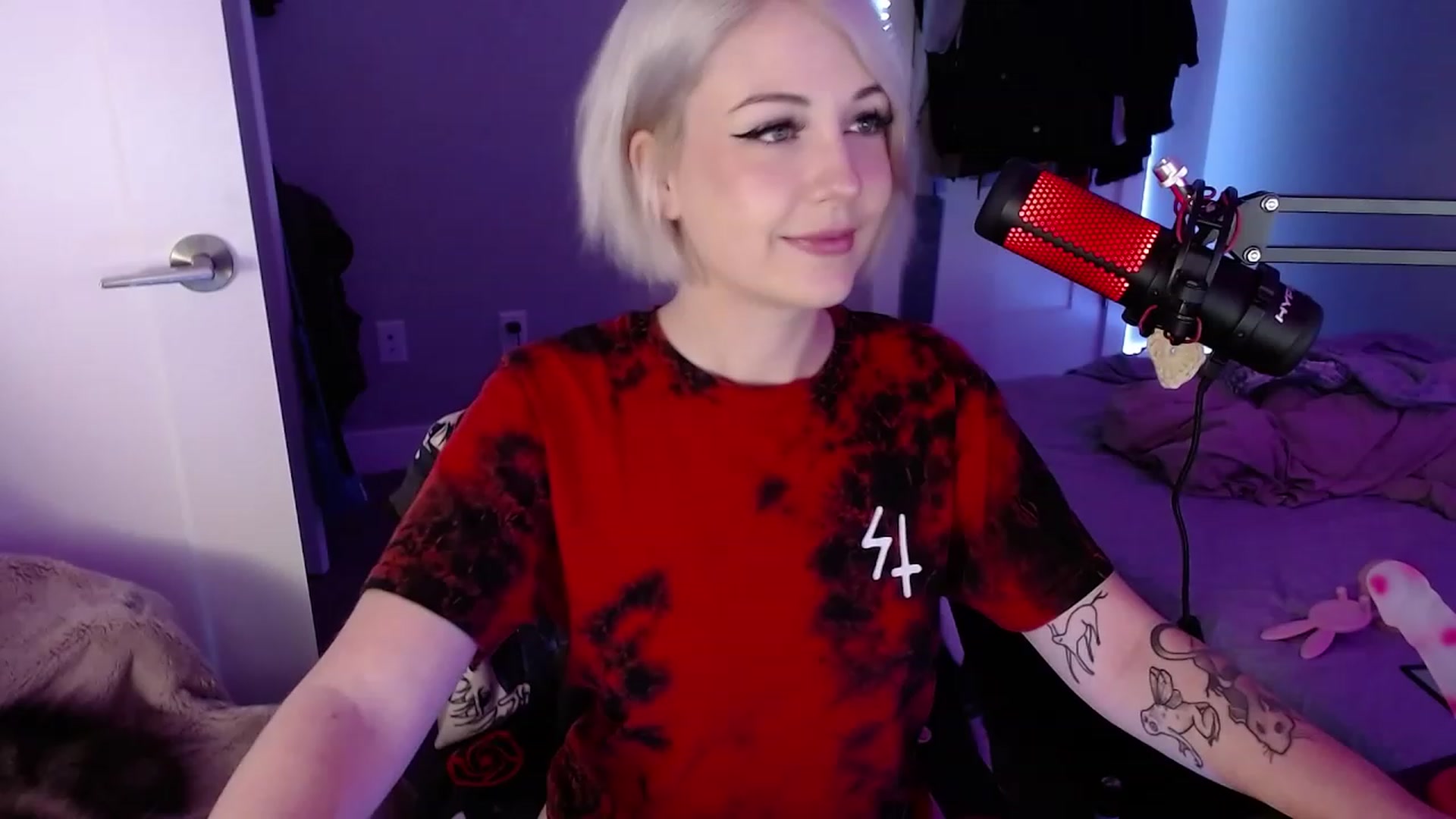 Gallery image thumbnail from cuteholly's myfreecams stream on, 11/16/2023, 06:15 image 18 of 20