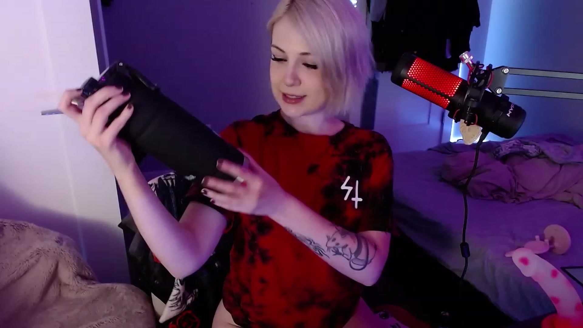 Gallery image thumbnail from cuteholly's myfreecams stream on, 11/16/2023, 06:15 image 11 of 20