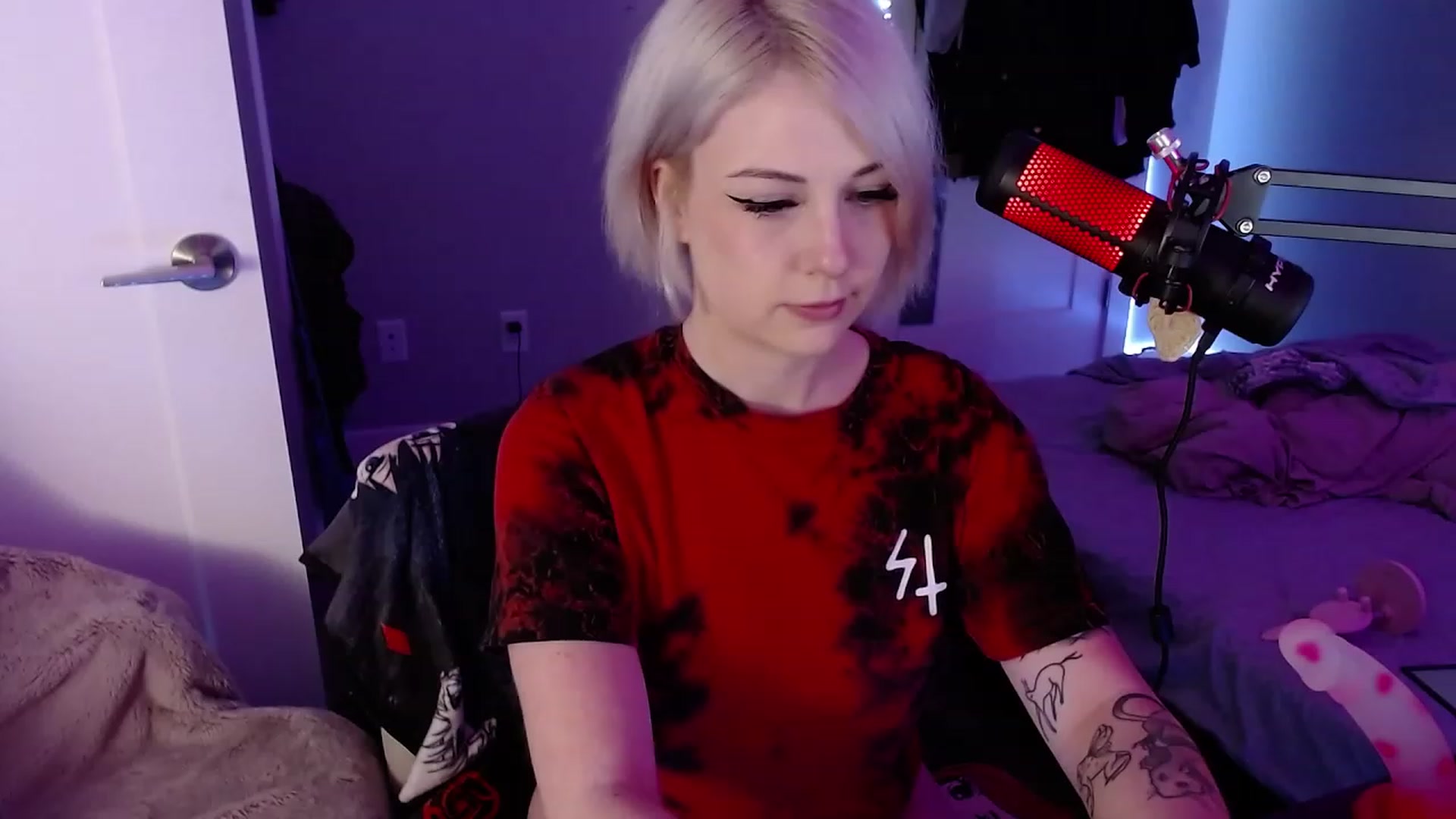 Gallery image thumbnail from cuteholly's myfreecams stream on, 11/16/2023, 06:15 image 12 of 20