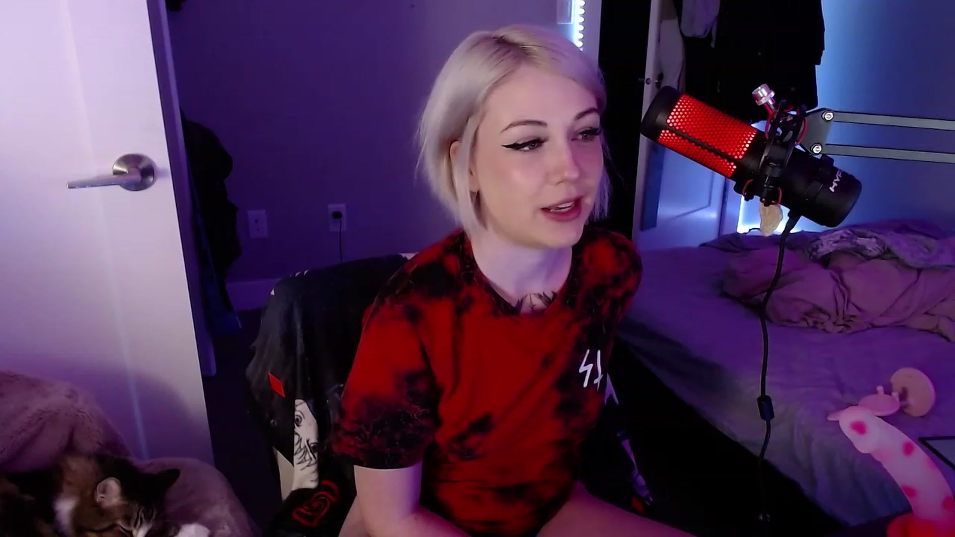 Gallery image thumbnail from cuteholly's myfreecams stream on, 11/16/2023, 06:15 image 1 of 20