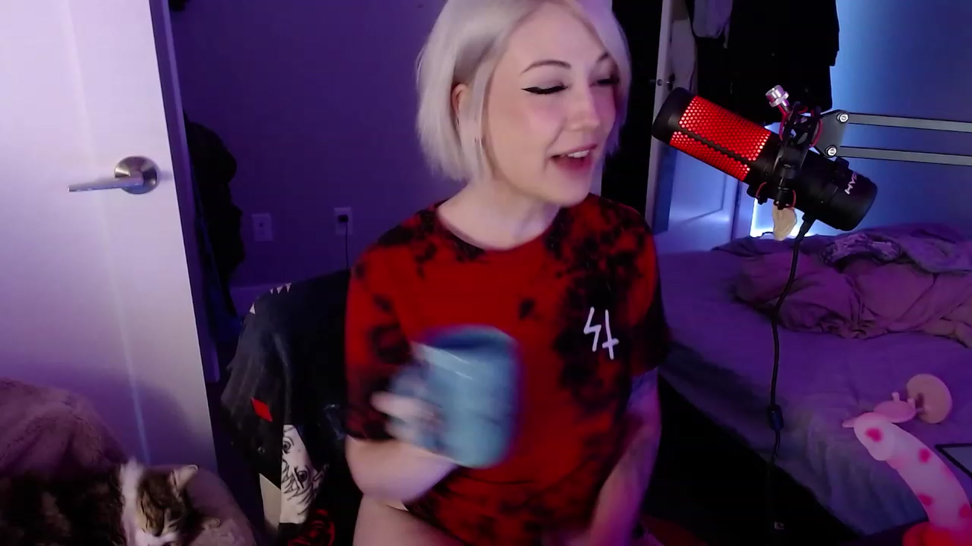 Gallery image thumbnail from cuteholly's myfreecams stream on, 11/16/2023, 06:15 image 4 of 20