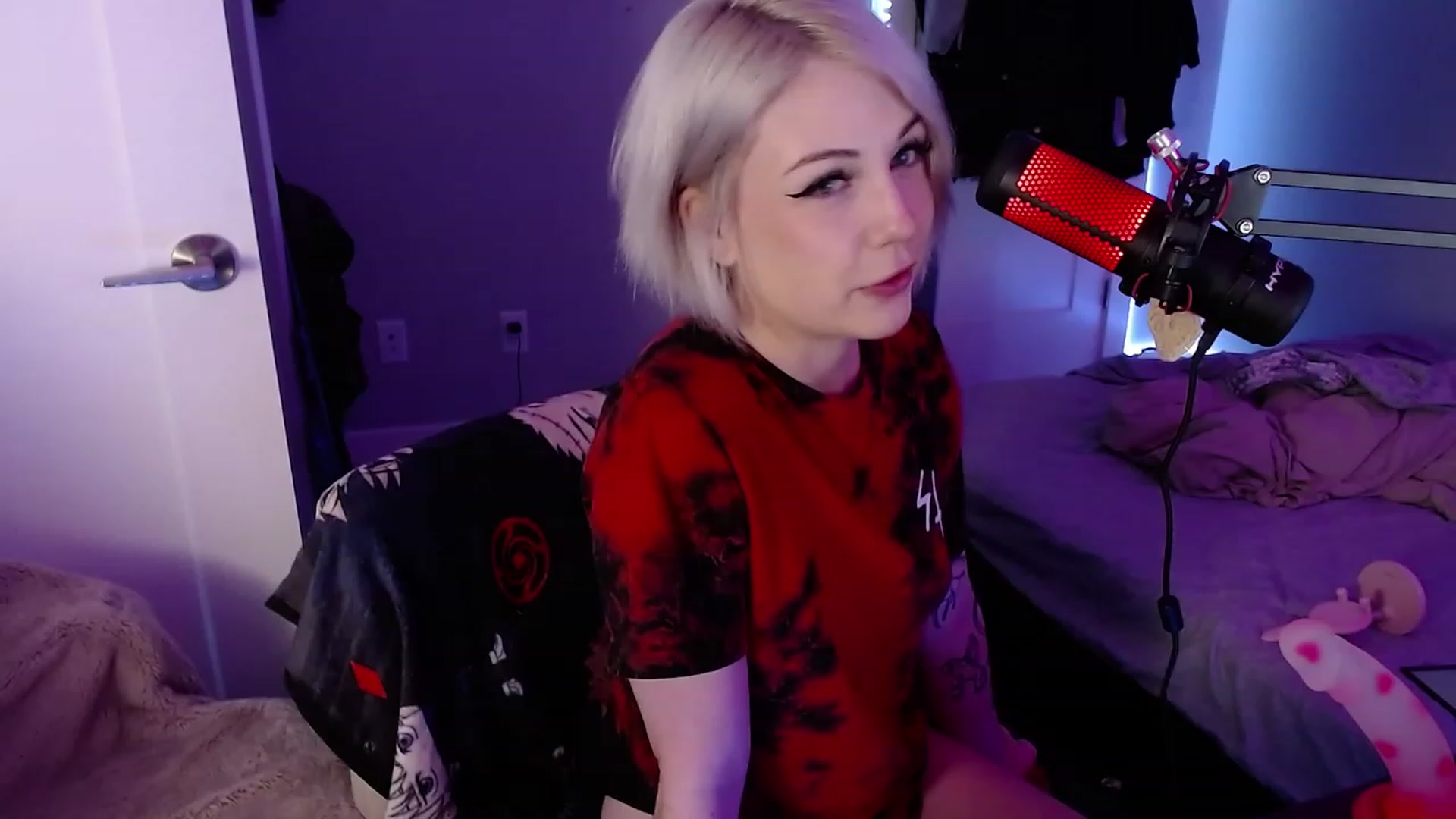 Gallery image thumbnail from cuteholly's myfreecams stream on, 11/16/2023, 06:15 image 8 of 20