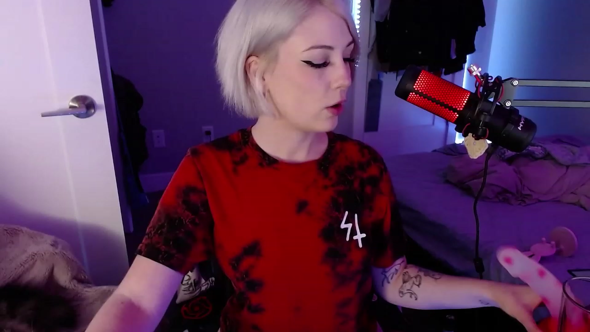 Gallery image thumbnail from cuteholly's myfreecams stream on, 11/16/2023, 06:15 image 17 of 20