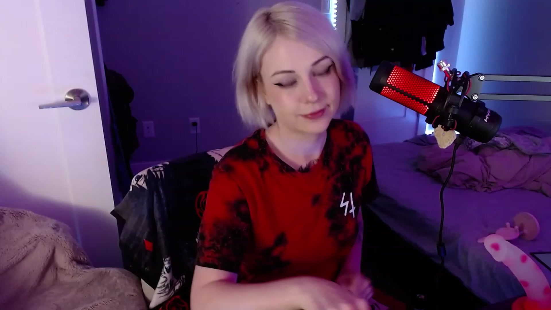 Gallery image thumbnail from cuteholly's myfreecams stream on, 11/16/2023, 06:15 image 14 of 20