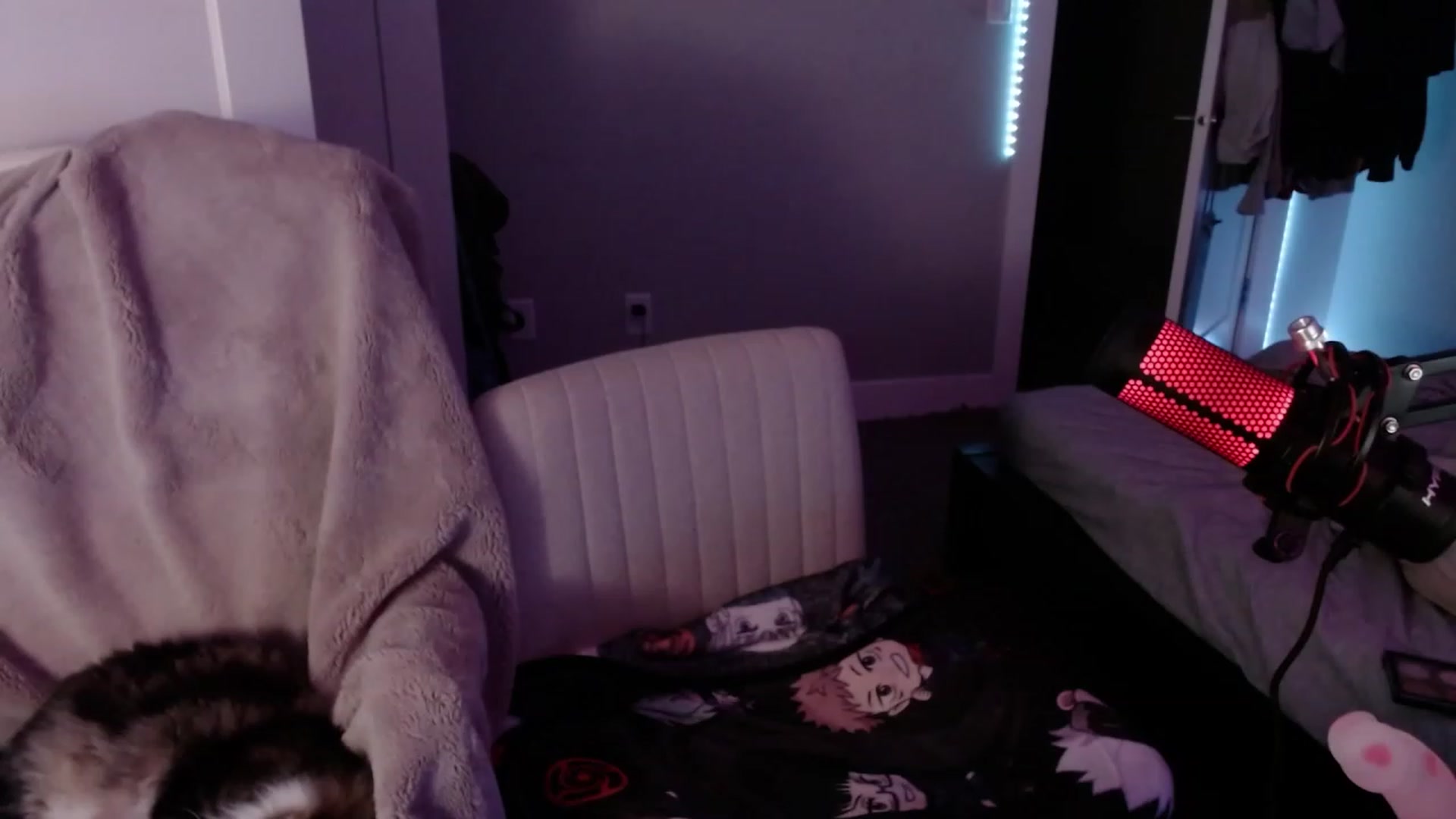 Gallery image thumbnail from cuteholly's myfreecams stream on, 11/18/2023, 08:43 image 1 of 20