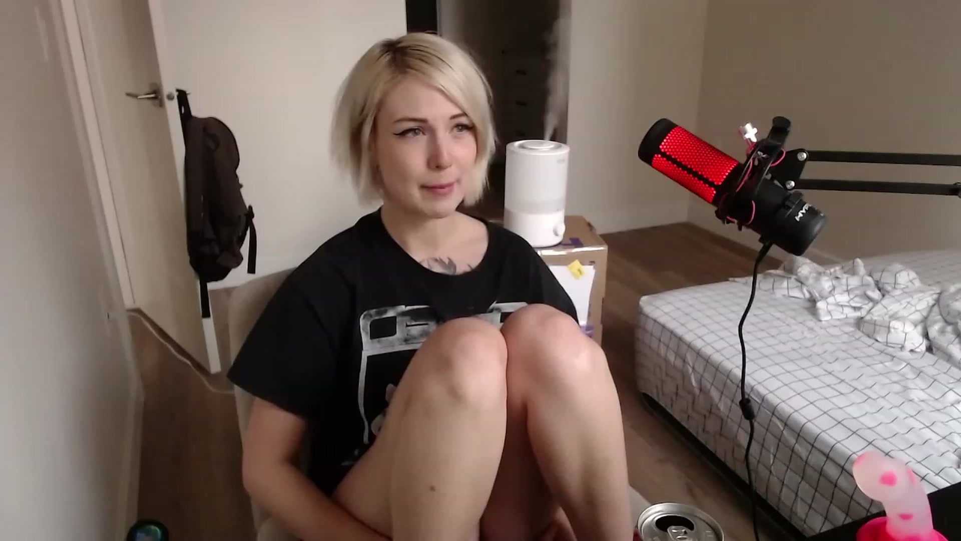 Gallery image thumbnail from cuteholly's myfreecams stream on, 12/05/2023, 20:58 image 6 of 20