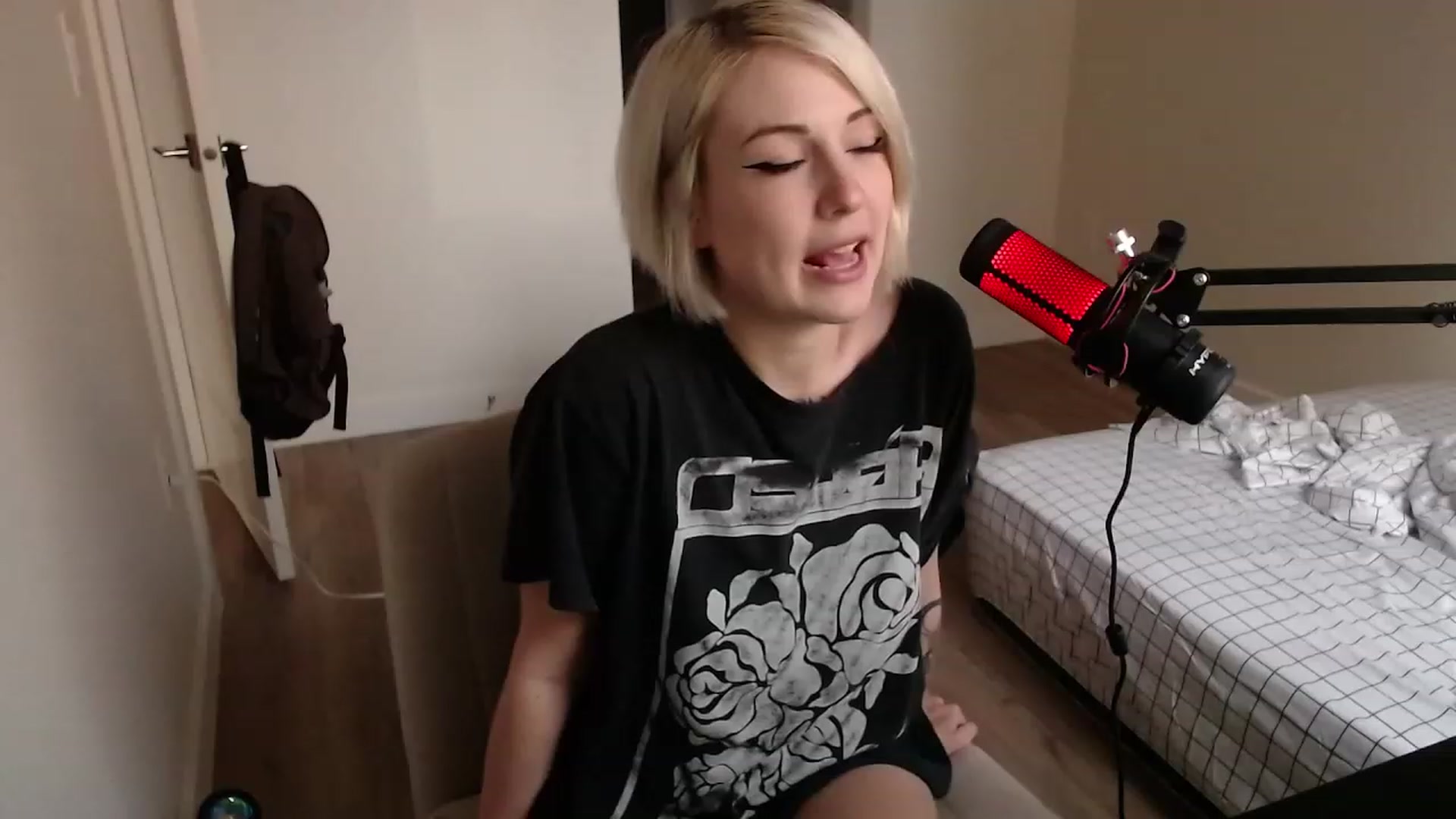 Gallery image thumbnail from cuteholly's myfreecams stream on, 12/05/2023, 21:40 image 5 of 20