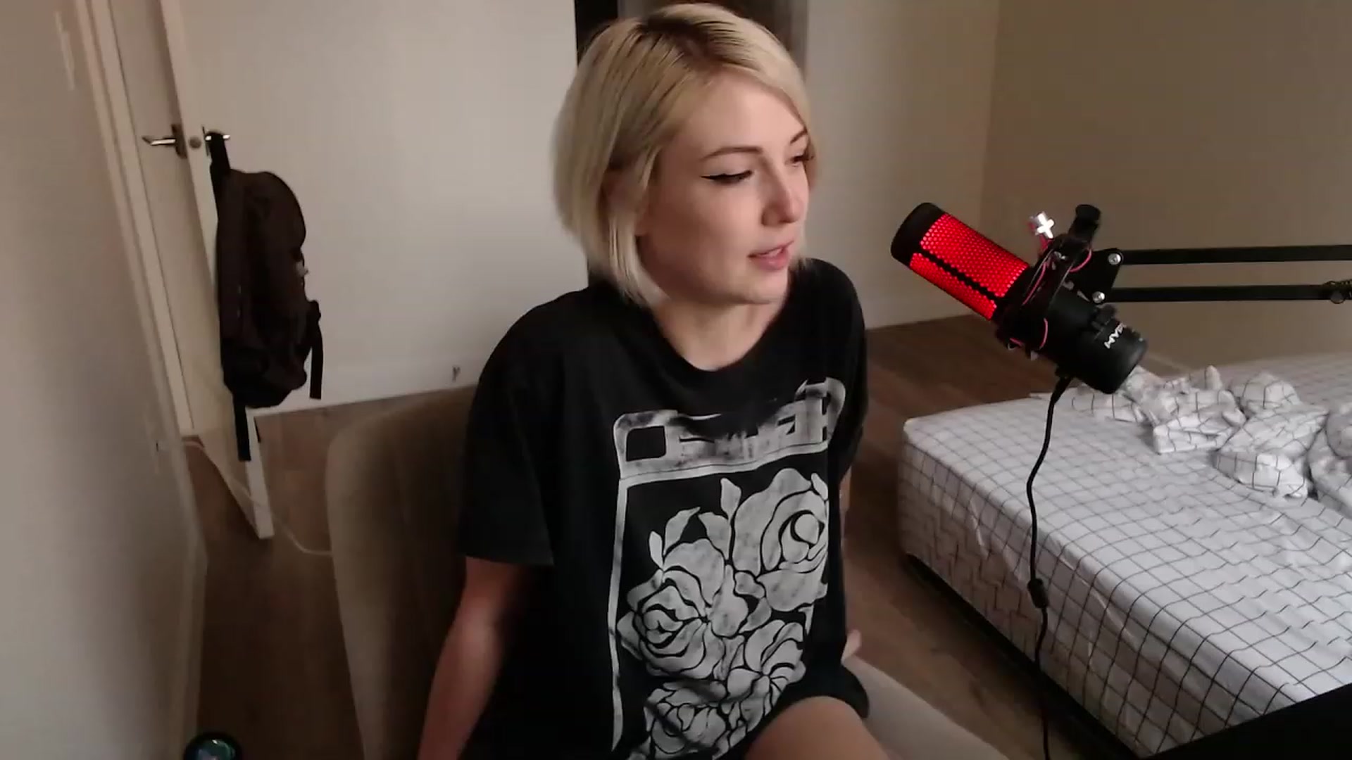 Gallery image thumbnail from cuteholly's myfreecams stream on, 12/05/2023, 21:40 image 12 of 20