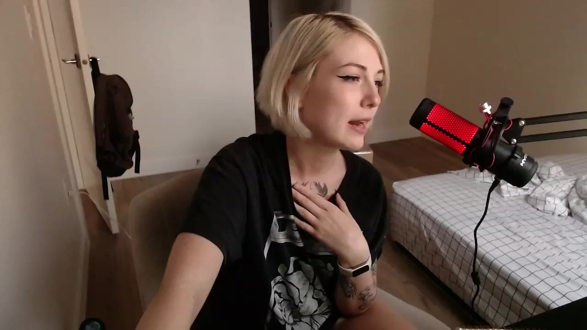 Gallery image thumbnail from cuteholly's myfreecams stream on, 12/05/2023, 21:40 image 16 of 20