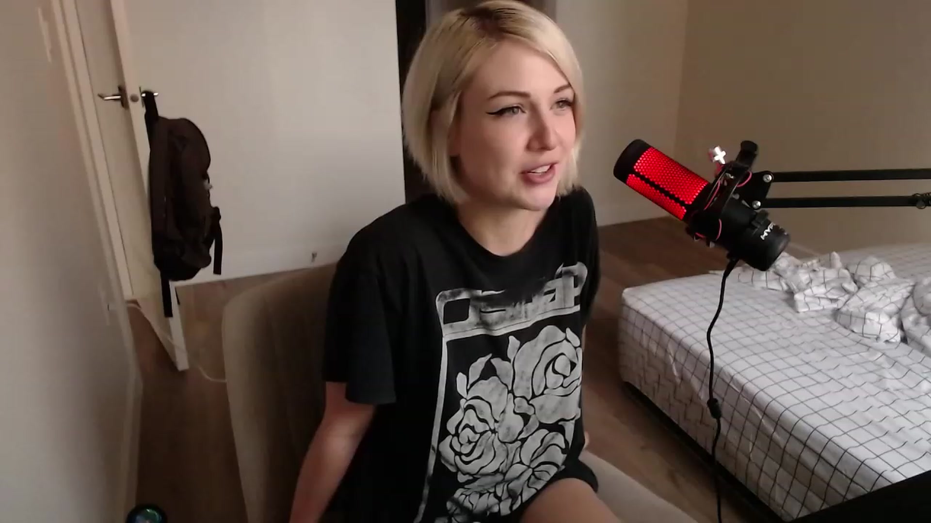 Gallery image thumbnail from cuteholly's myfreecams stream on, 12/05/2023, 21:40 image 10 of 20